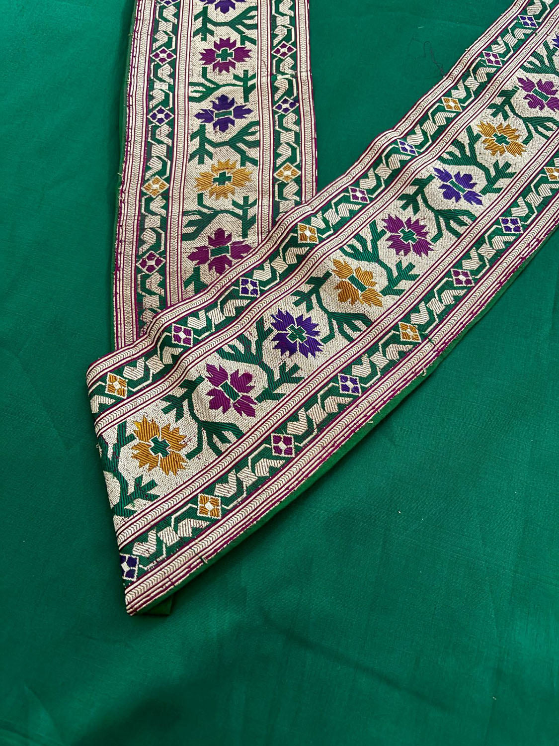 Green Plain Soft Silk Unstitched Kurti Fabric With Multicolor Banarasi Handloom Vintage Pure Silk Border - Luxurion World