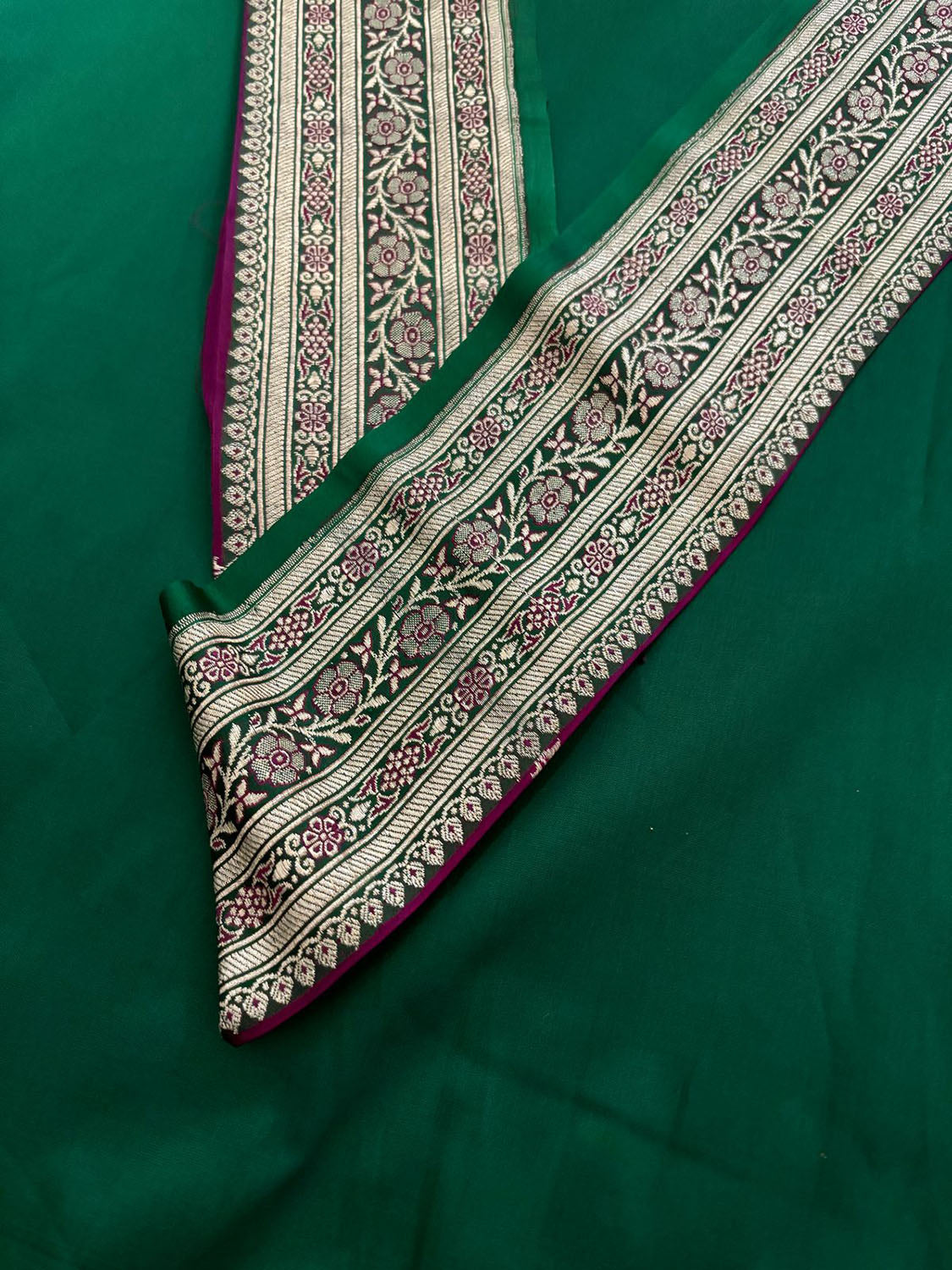 Green Plain Soft Silk Unstitched Kurti Fabric With Green Banarasi Handloom Vintage Pure Silk Border - Luxurion World