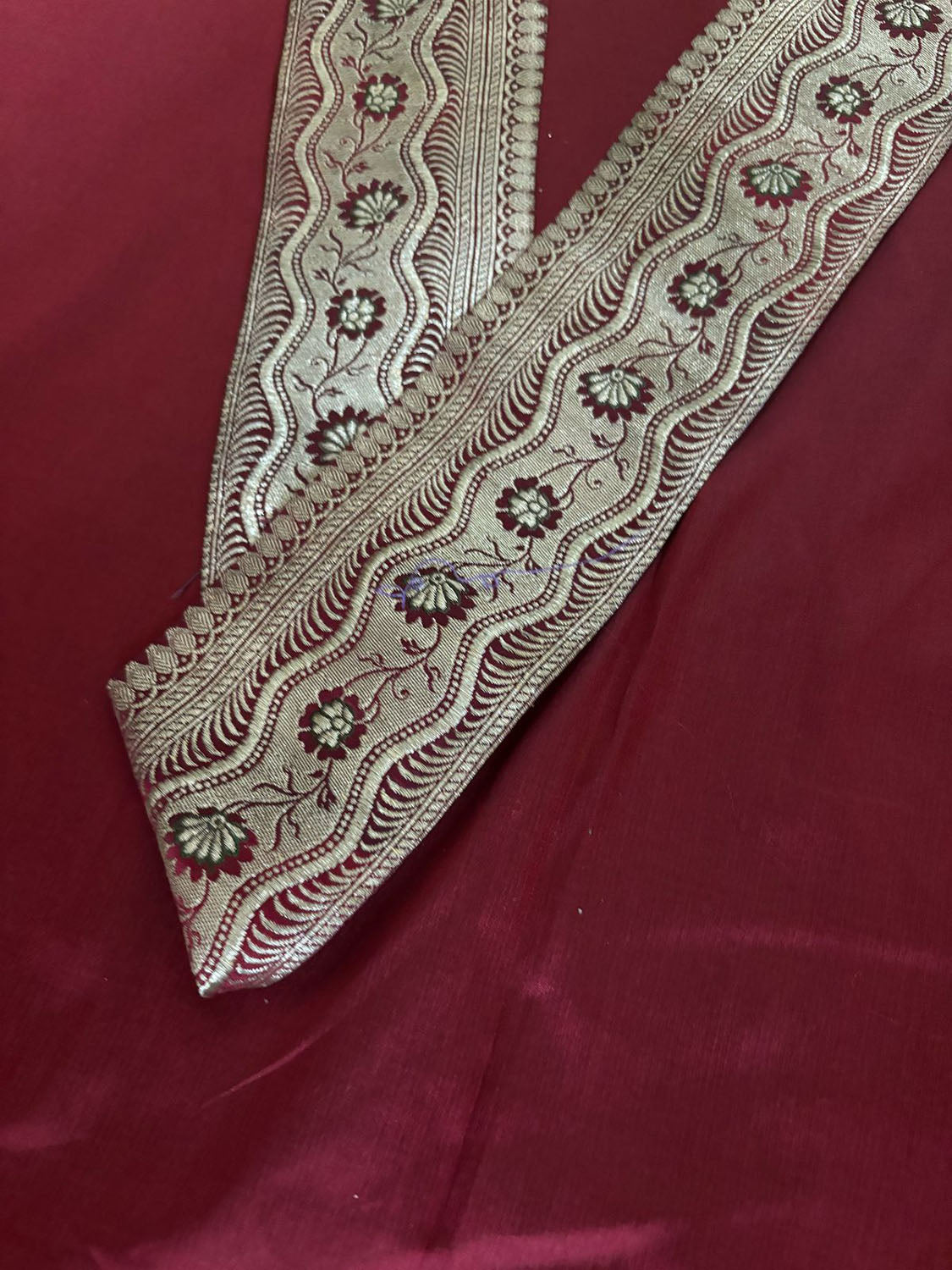 Maroon Banarasi Handloom Vintage Pure Silk Border - Luxurion World