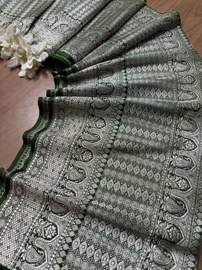 Green Banarasi Handloom Vintage Pure Silk Border ( 1 Mtr ) - Luxurion World
