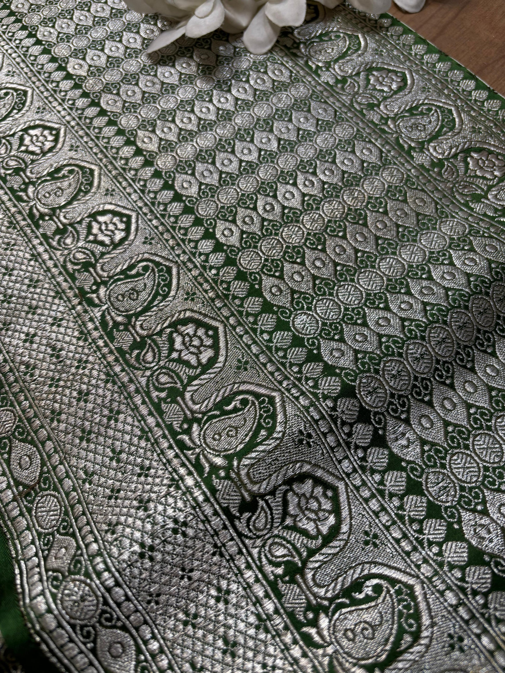 Green Banarasi Handloom Vintage Pure Silk Border ( 1 Mtr ) - Luxurion World