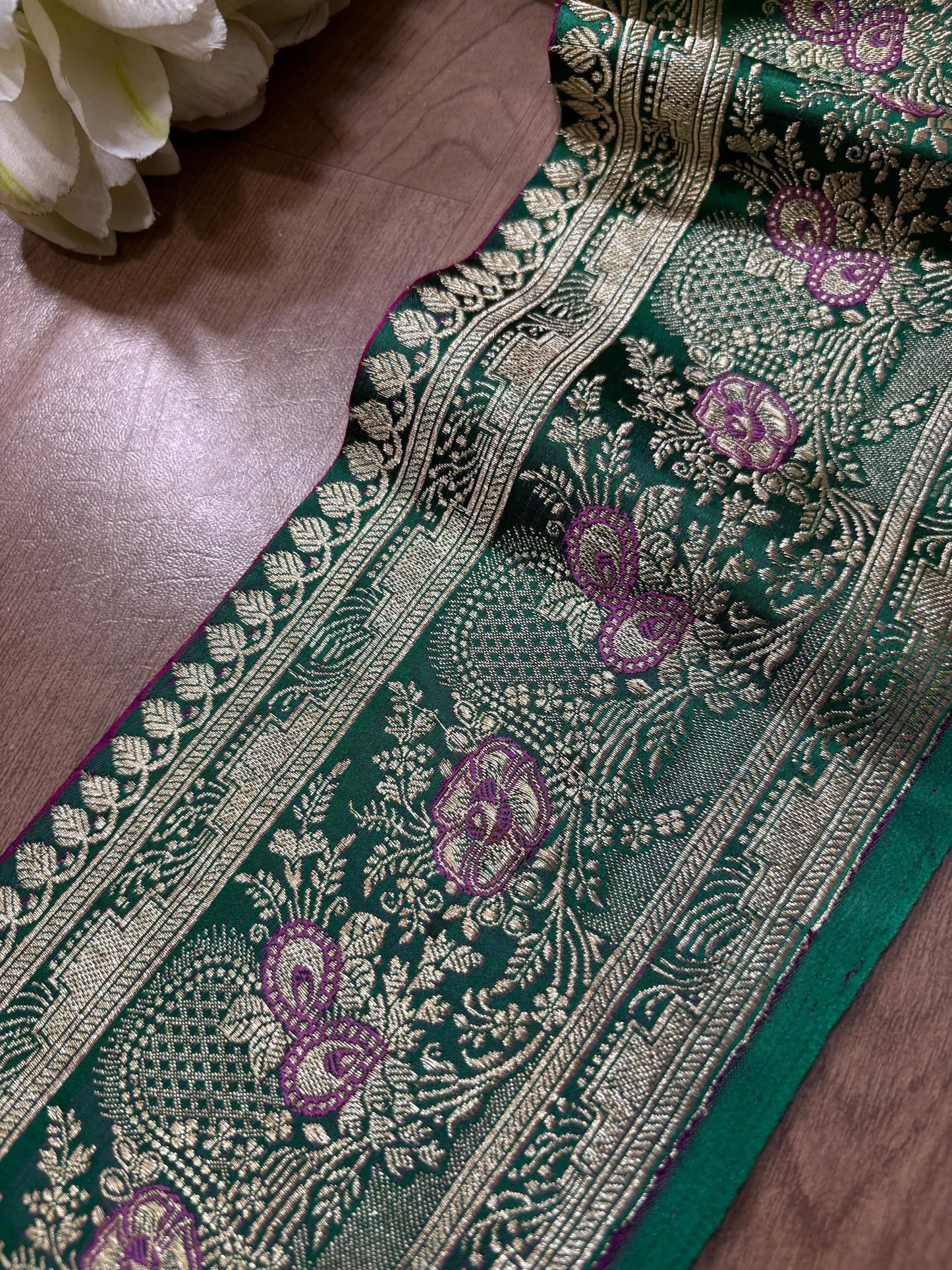 Green Banarasi Handloom Vintage Pure Silk Border ( 1 Mtr ) - Luxurion World