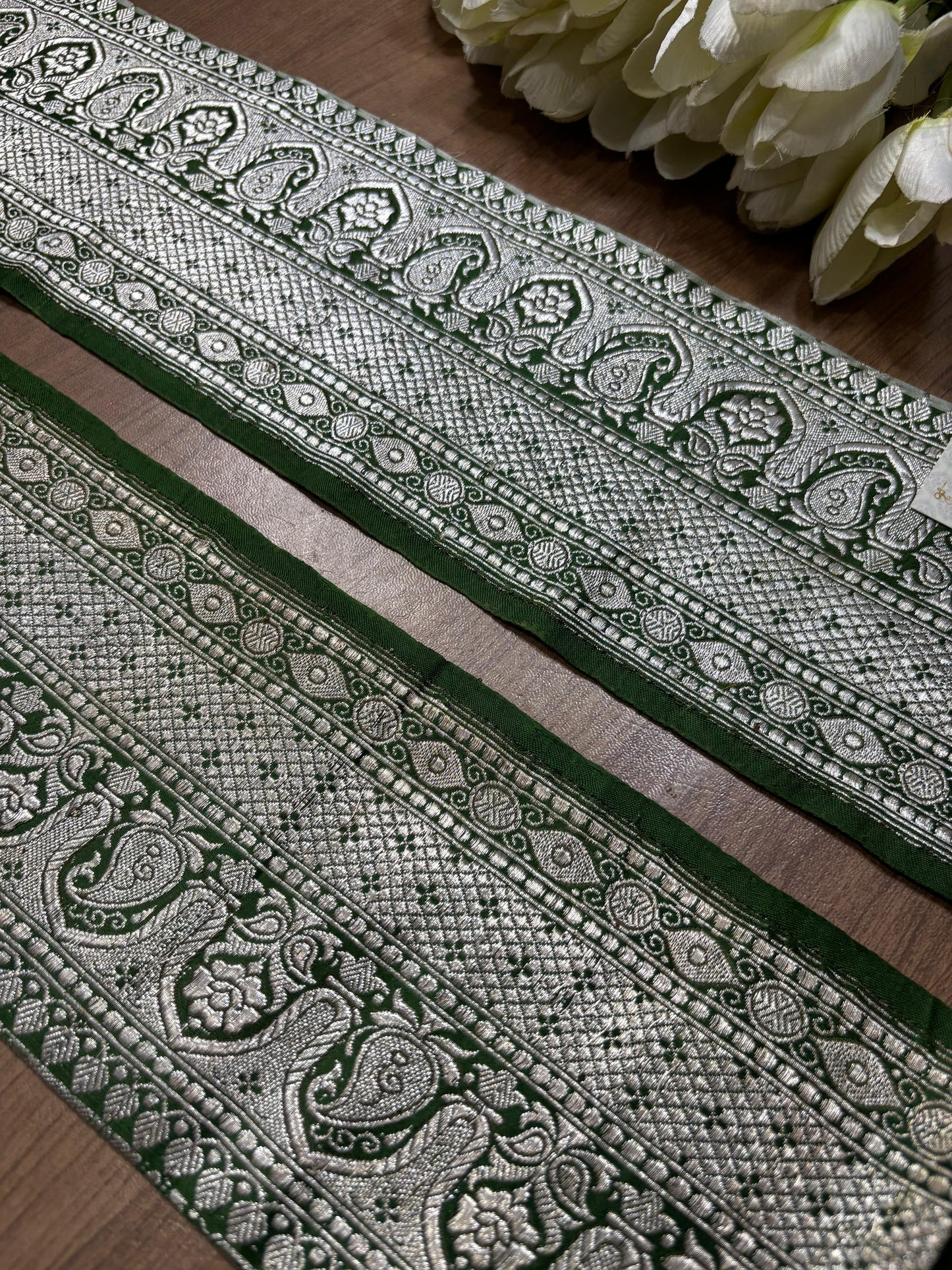 Green Banarasi Handloom Vintage Pure Silk Border ( 1.75 Mtr ) - Luxurion World