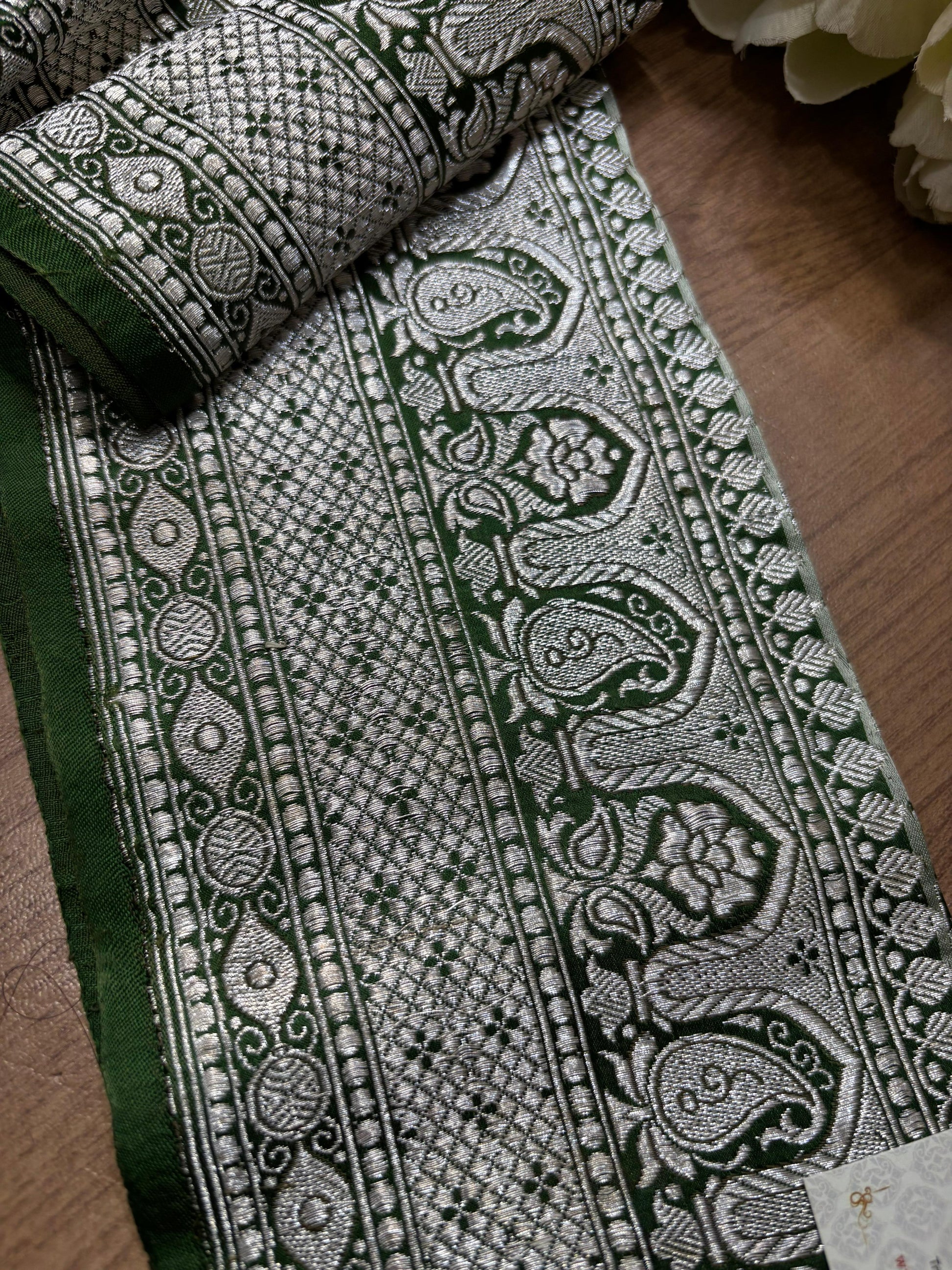 Green Banarasi Handloom Vintage Pure Silk Border ( 1.75 Mtr ) - Luxurion World