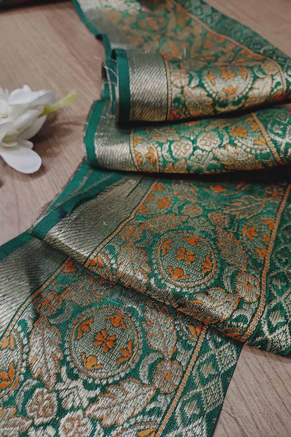 Green Banarasi Handloom Vintage Pure Silk Border ( 1 Mtr ) - Luxurion World
