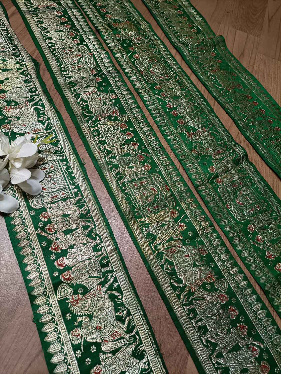 Green Banarasi Handloom Vintage Pure Silk Border ( 1 Mtr ) - Luxurion World