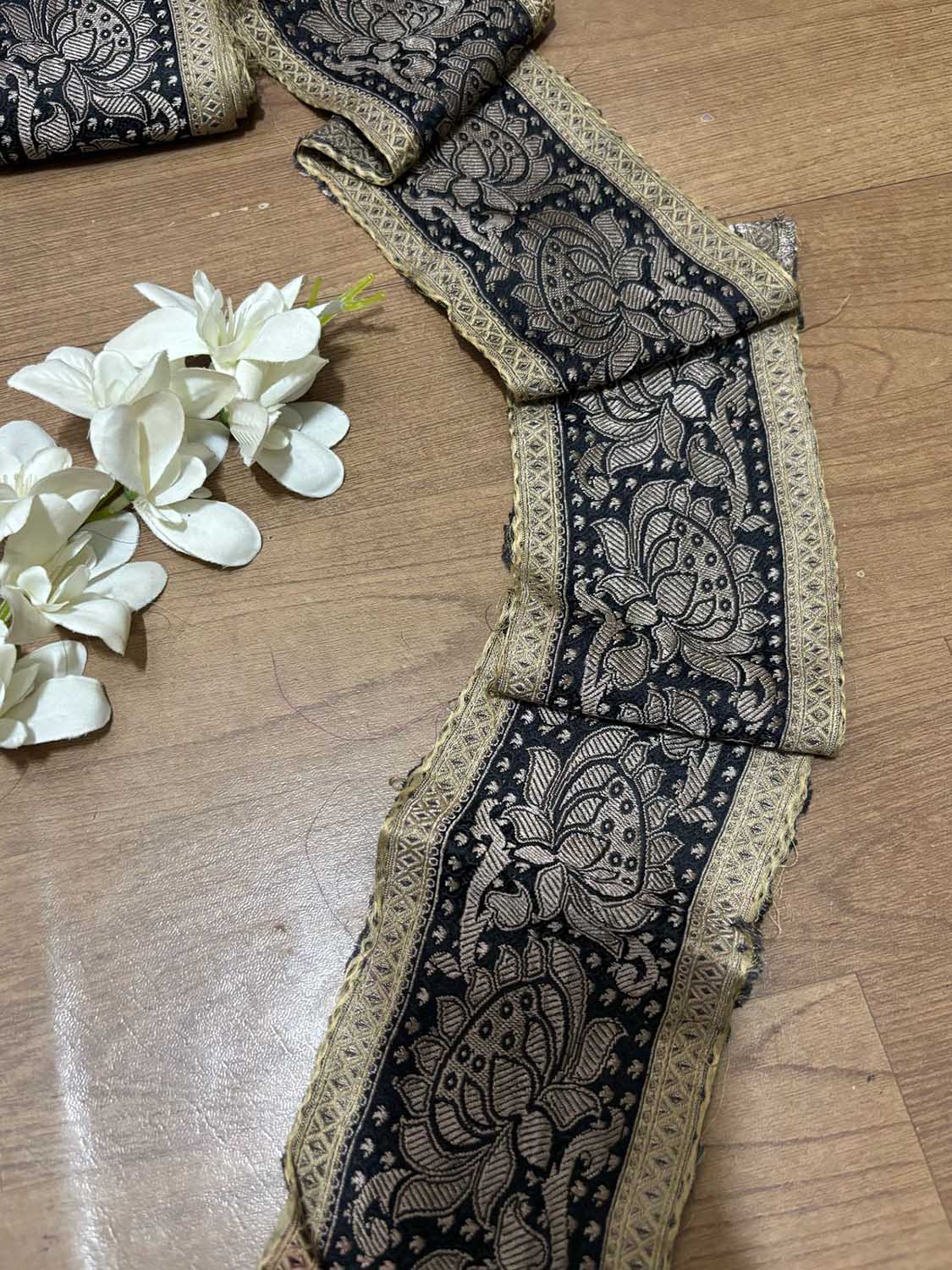 Black Banarasi Handloom Vintage Pure Silk Border ( 1 Mtr ) - Luxurion World