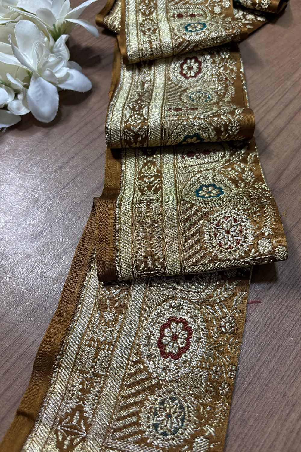 Golden Banarasi Handloom Vintage Pure Silk Border ( 1 Mtr ) - Luxurion World