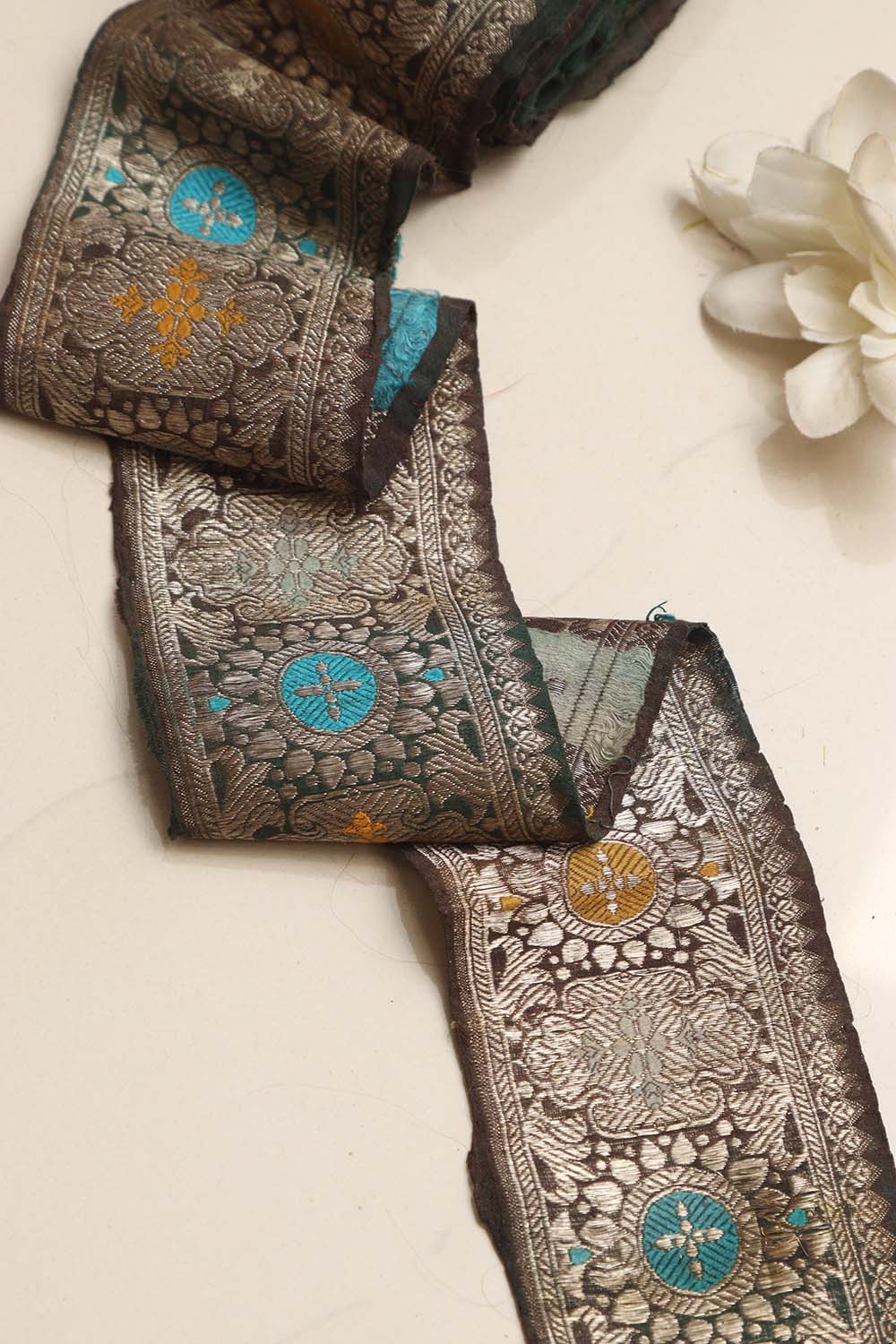Green Banarasi Handloom Vintage Pure Silk Border Lace ( 1 Mtr ) - Luxurion World