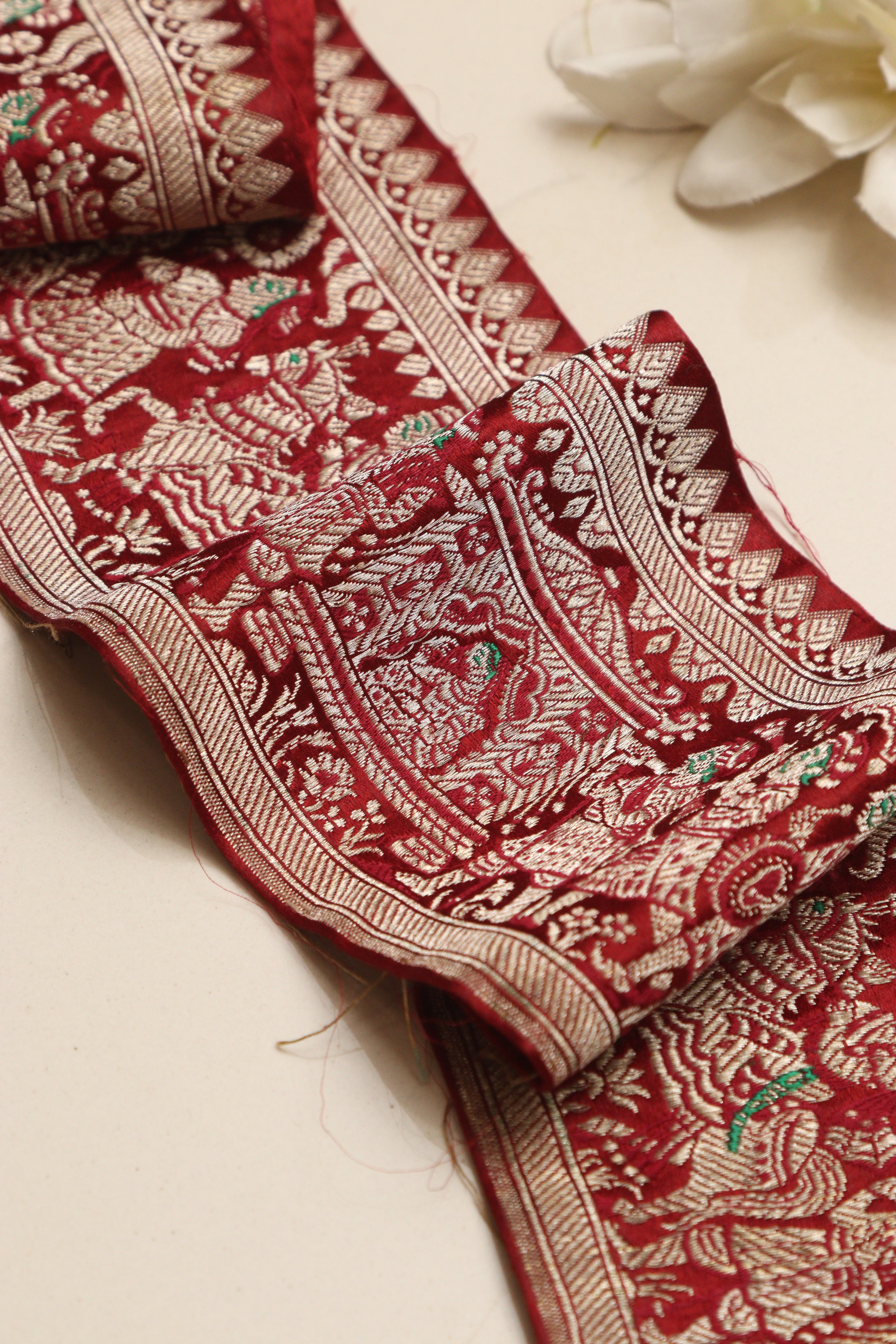 Red Banarasi Handloom Vintage Pure Silk Border Lace ( 1 Mtr ) - Luxurion World