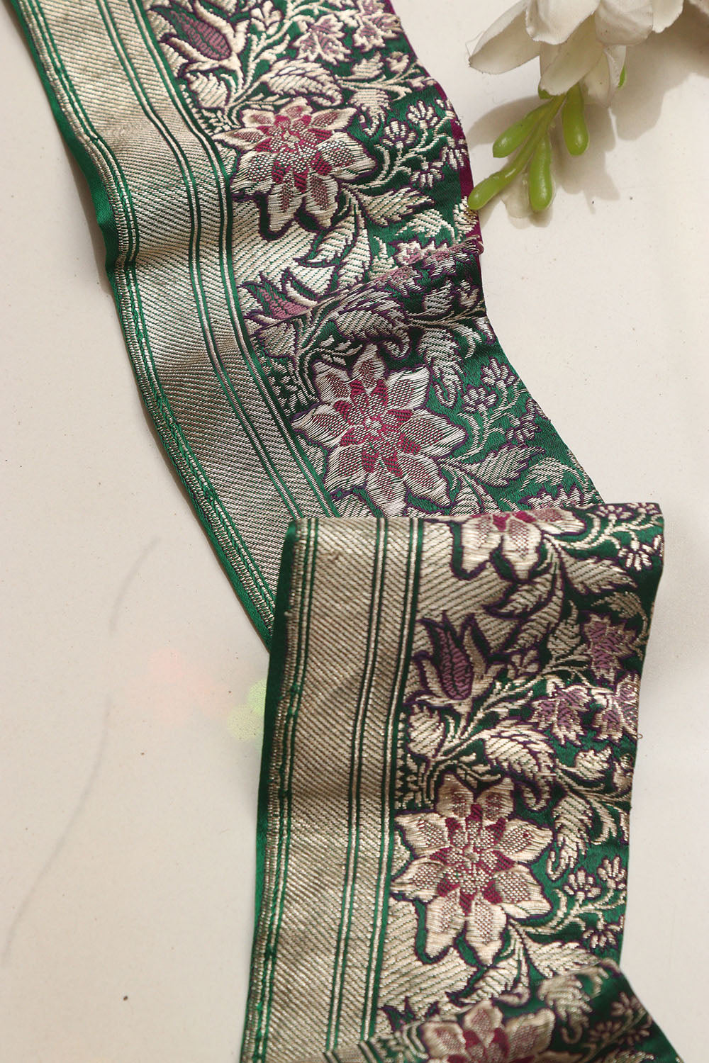 Green Banarasi Handloom Vintage Pure Silk Border Lace ( 1 Mtr ) - Luxurion World