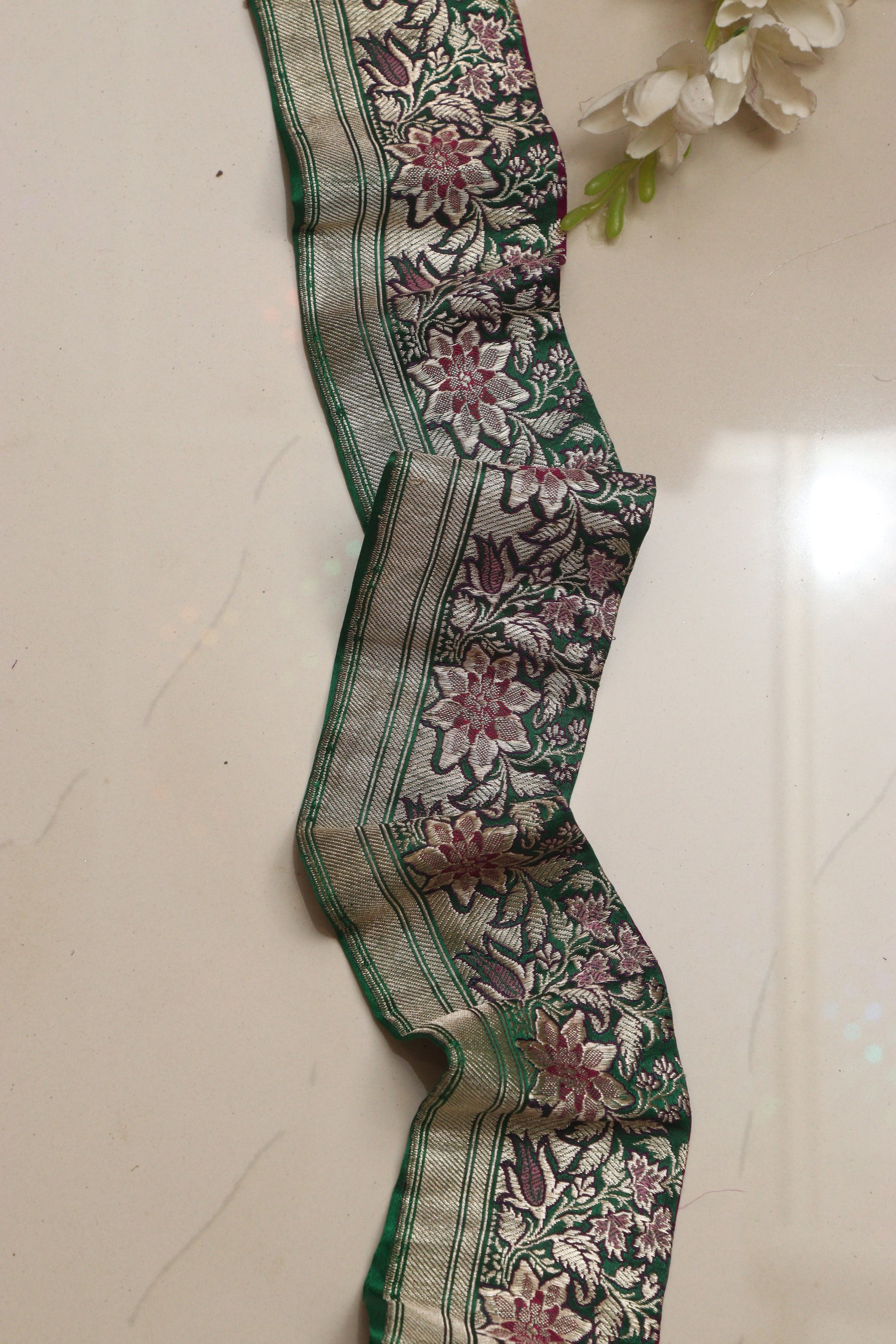 Green Banarasi Handloom Vintage Pure Silk Border Lace ( 1 Mtr ) - Luxurion World