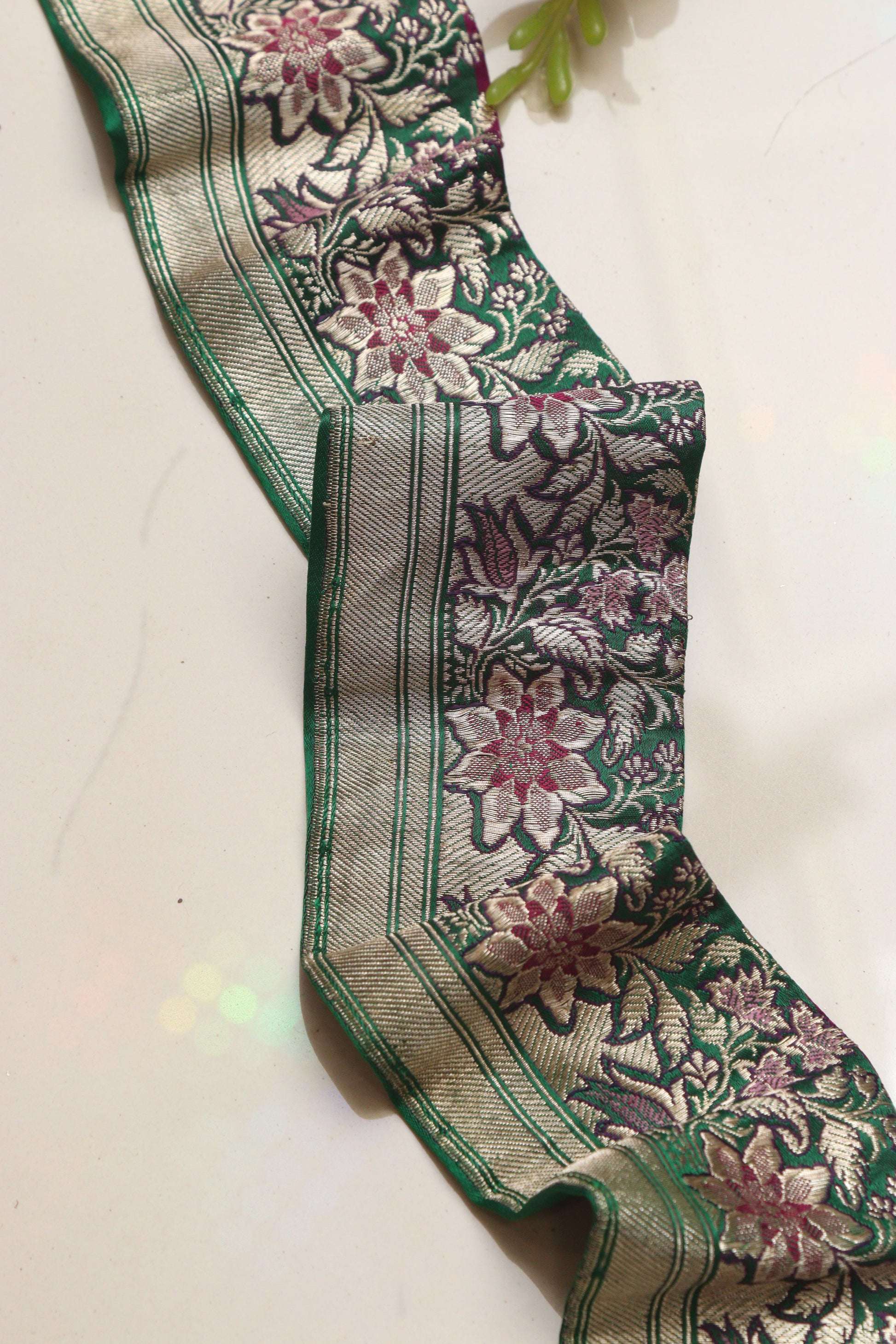 Green Banarasi Handloom Vintage Pure Silk Border Lace ( 1 Mtr ) - Luxurion World
