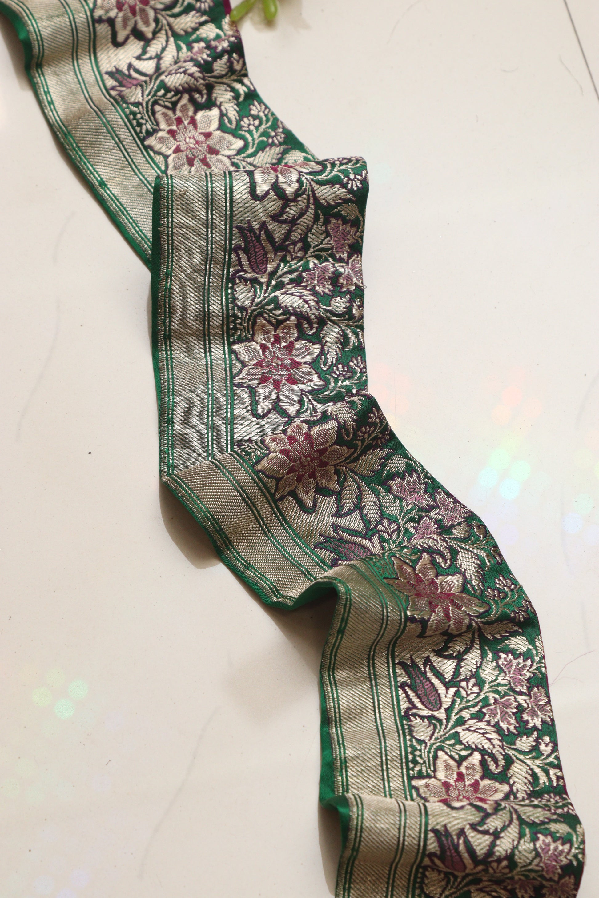 Green Banarasi Handloom Vintage Pure Silk Border Lace ( 1 Mtr ) - Luxurion World