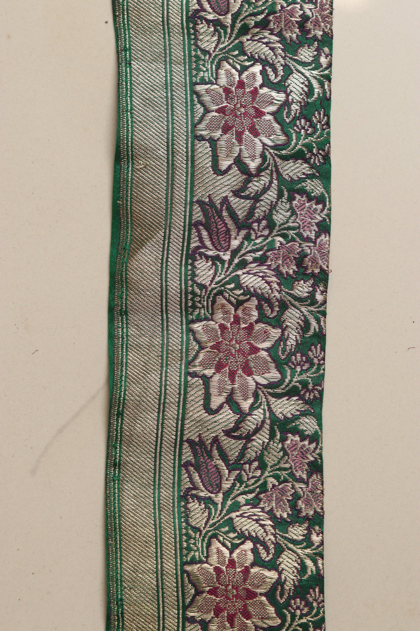 Green Banarasi Handloom Vintage Pure Silk Border Lace ( 1 Mtr ) - Luxurion World