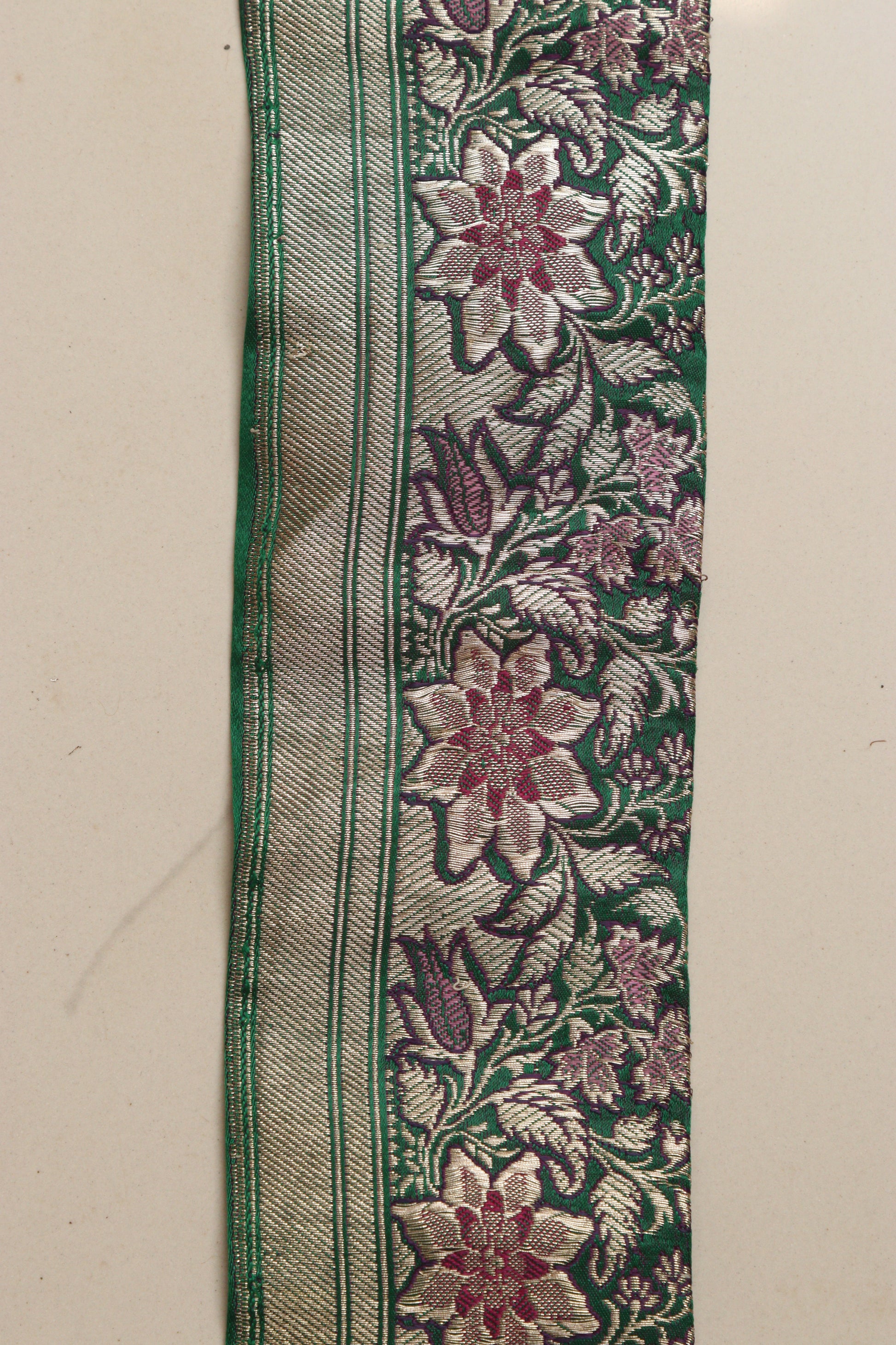 Green Banarasi Handloom Vintage Pure Silk Border Lace ( 1 Mtr ) - Luxurion World