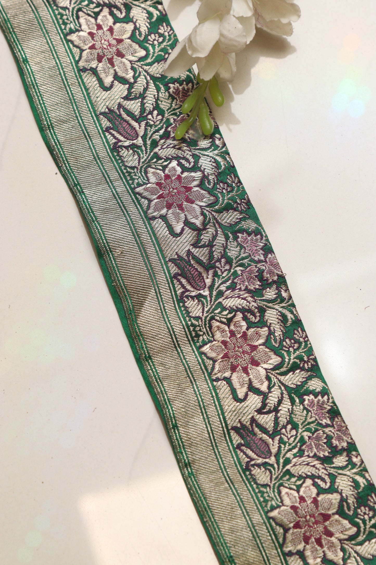 Green Banarasi Handloom Vintage Pure Silk Border Lace ( 1 Mtr ) - Luxurion World