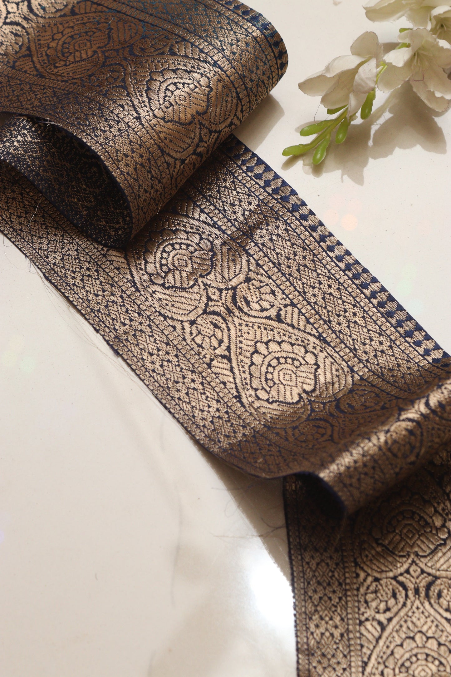 Blue Banarasi Handloom Vintage Pure Silk Border Lace ( 1 Mtr ) - Luxurion World