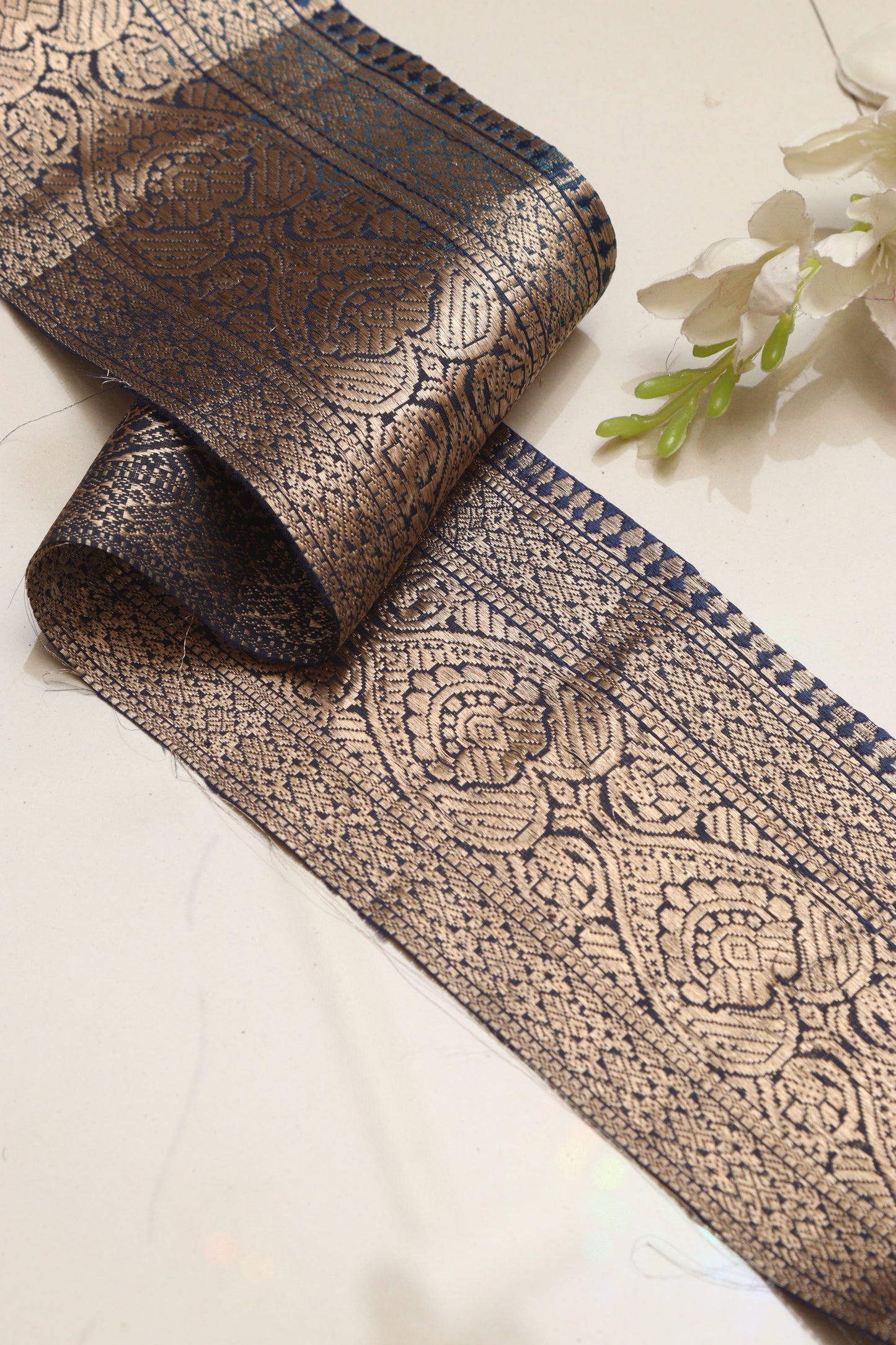 Blue Banarasi Handloom Vintage Pure Silk Border Lace ( 1 Mtr ) - Luxurion World