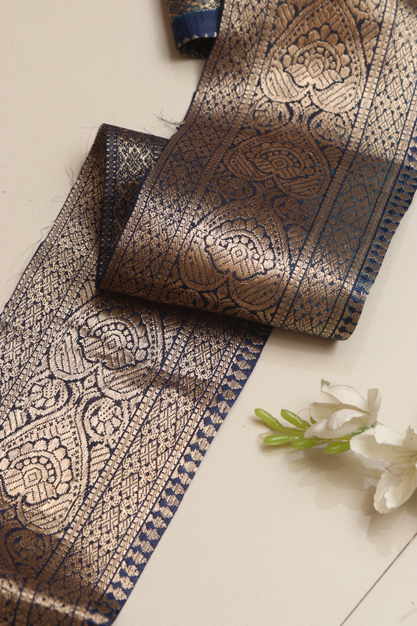 Blue Banarasi Handloom Vintage Pure Silk Border Lace ( 1 Mtr ) - Luxurion World