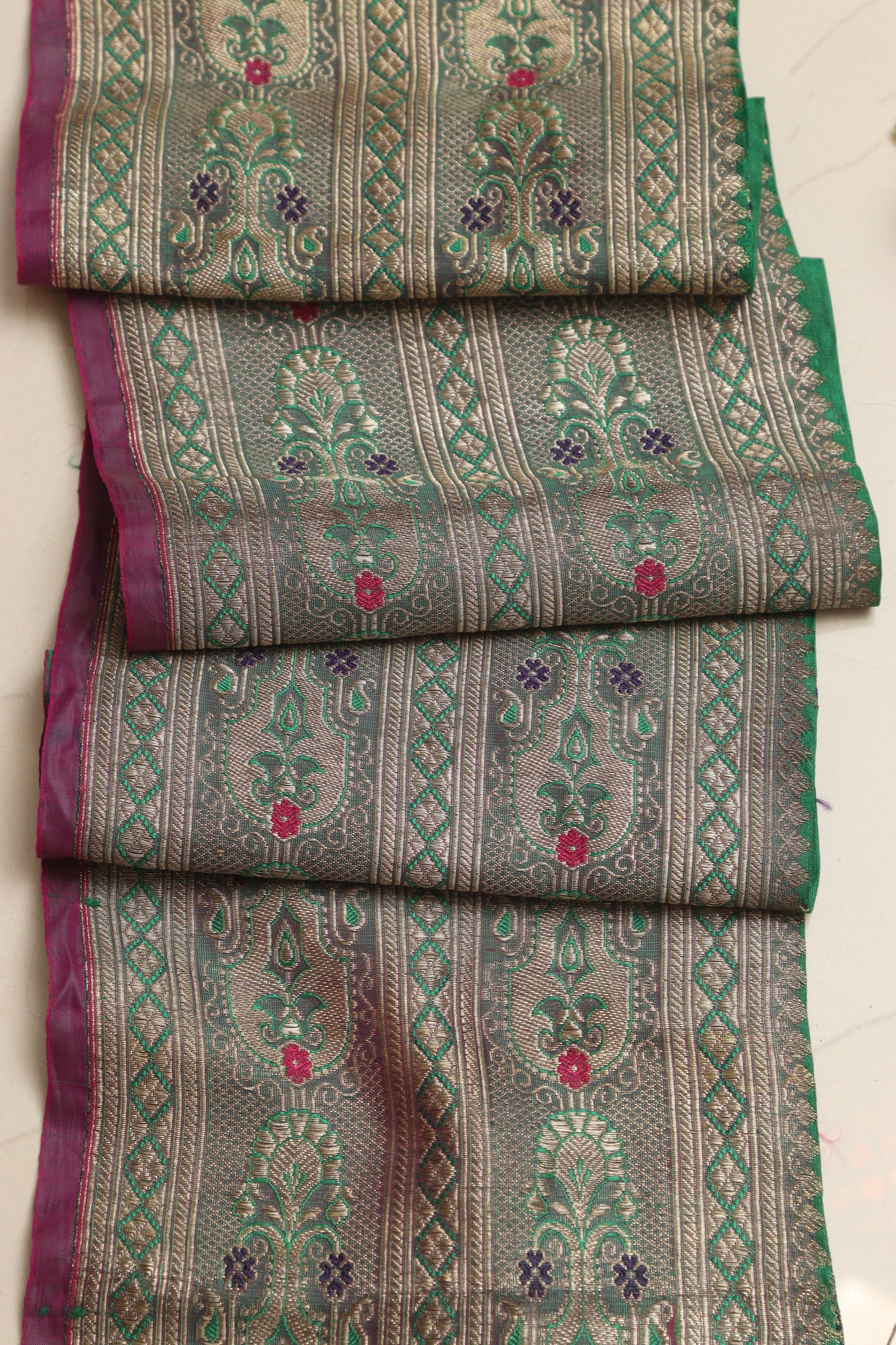 Green Banarasi Handloom Vintage Pure Silk Border Lace ( 1 Mtr ) - Luxurion World