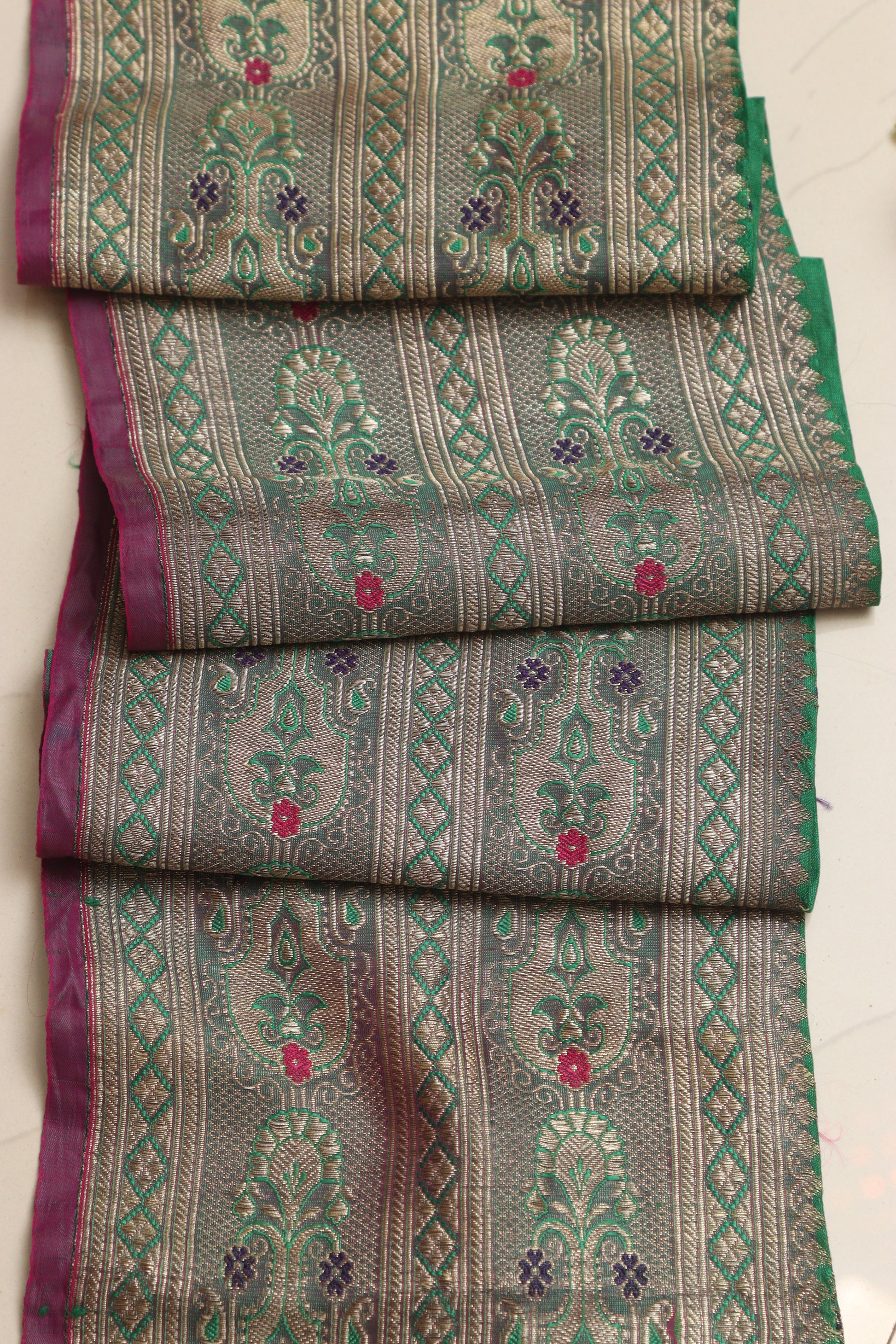Green Banarasi Handloom Vintage Pure Silk Border Lace ( 1 Mtr ) - Luxurion World