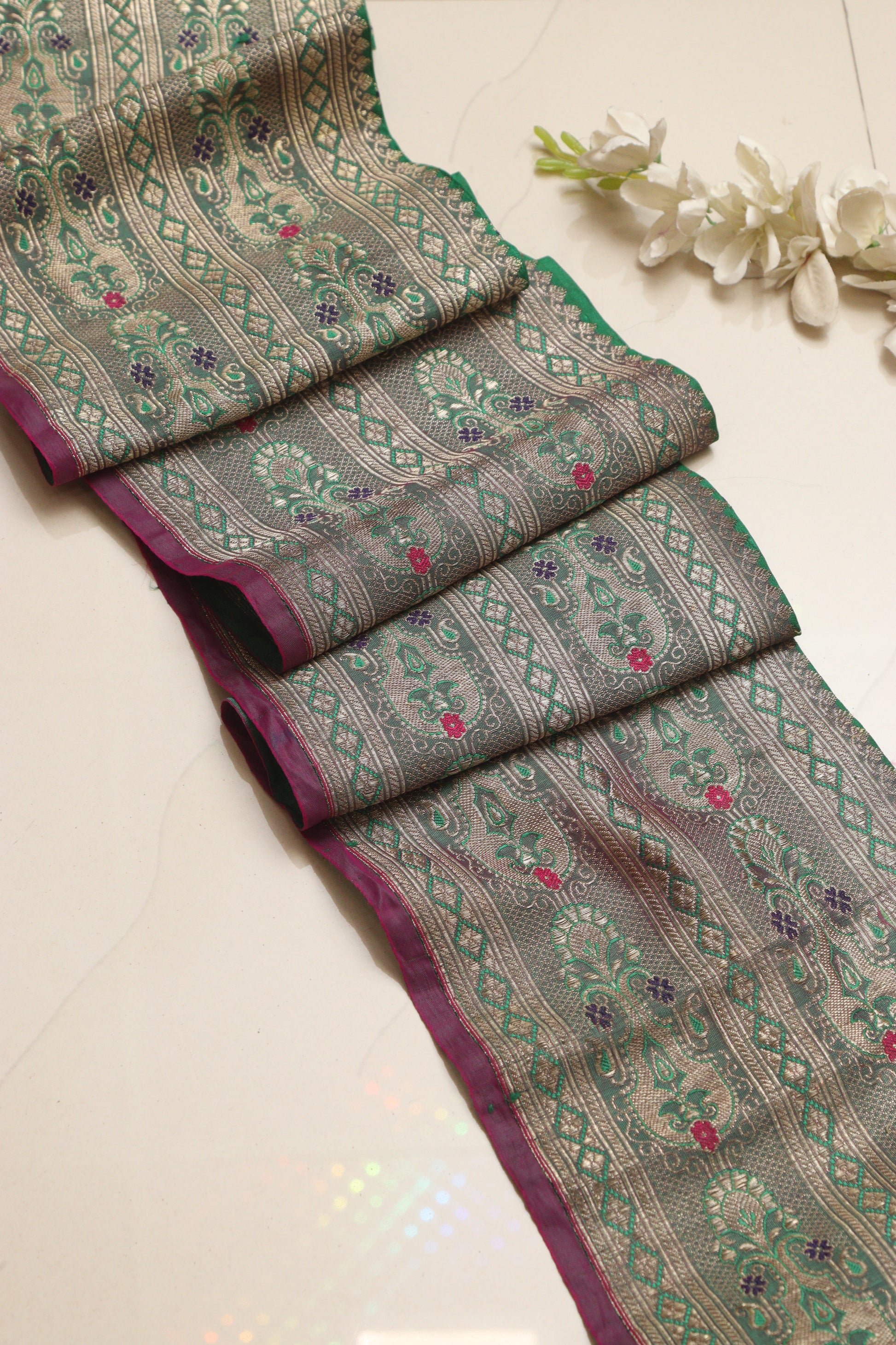 Green Banarasi Handloom Vintage Pure Silk Border Lace ( 1 Mtr ) - Luxurion World