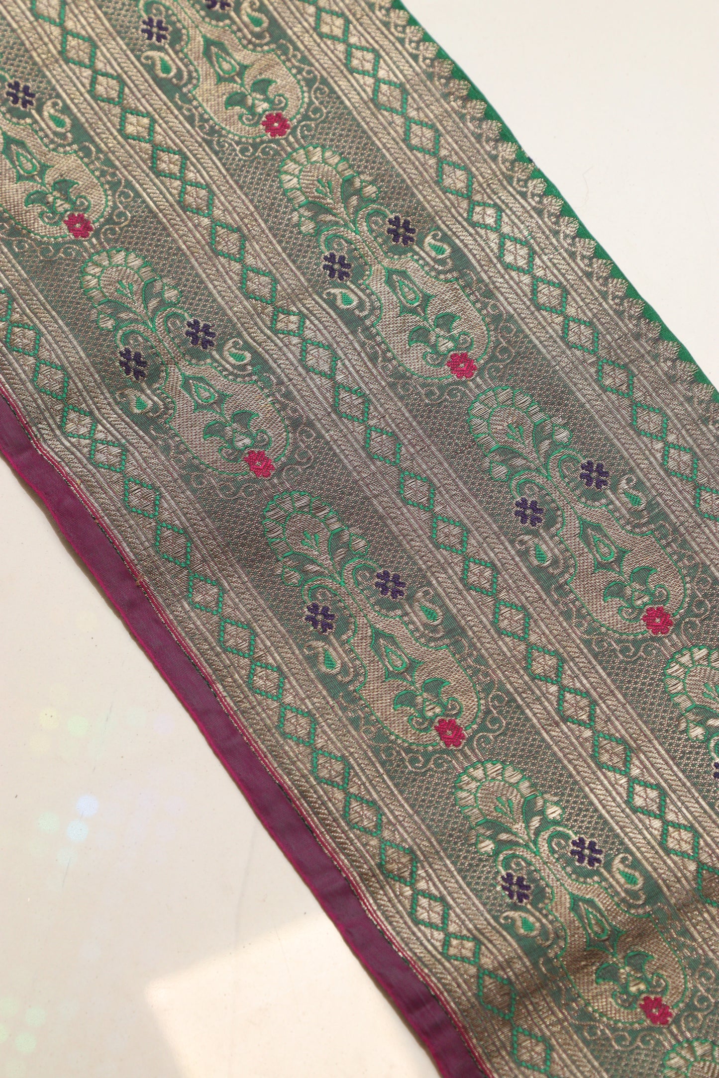 Green Banarasi Handloom Vintage Pure Silk Border Lace ( 1 Mtr ) - Luxurion World