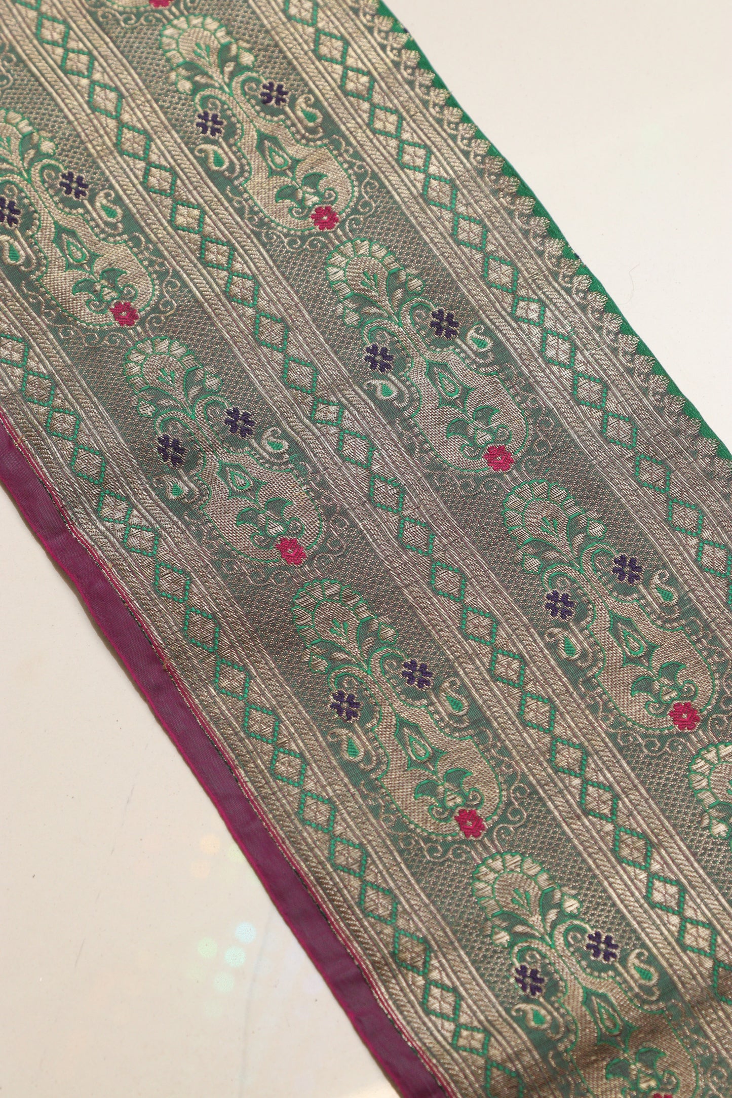 Green Banarasi Handloom Vintage Pure Silk Border Lace ( 1 Mtr ) - Luxurion World