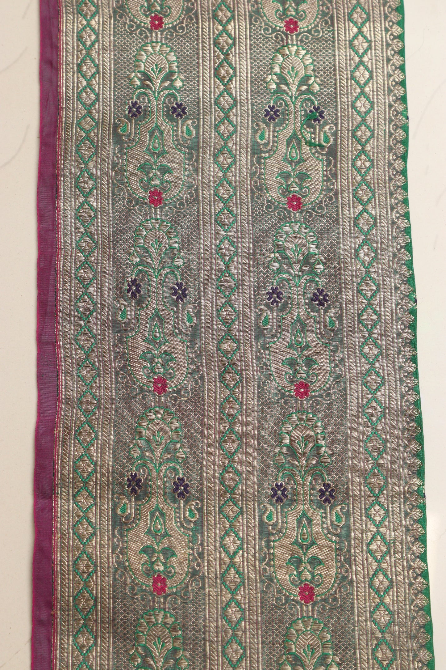 Green Banarasi Handloom Vintage Pure Silk Border Lace ( 1 Mtr ) - Luxurion World