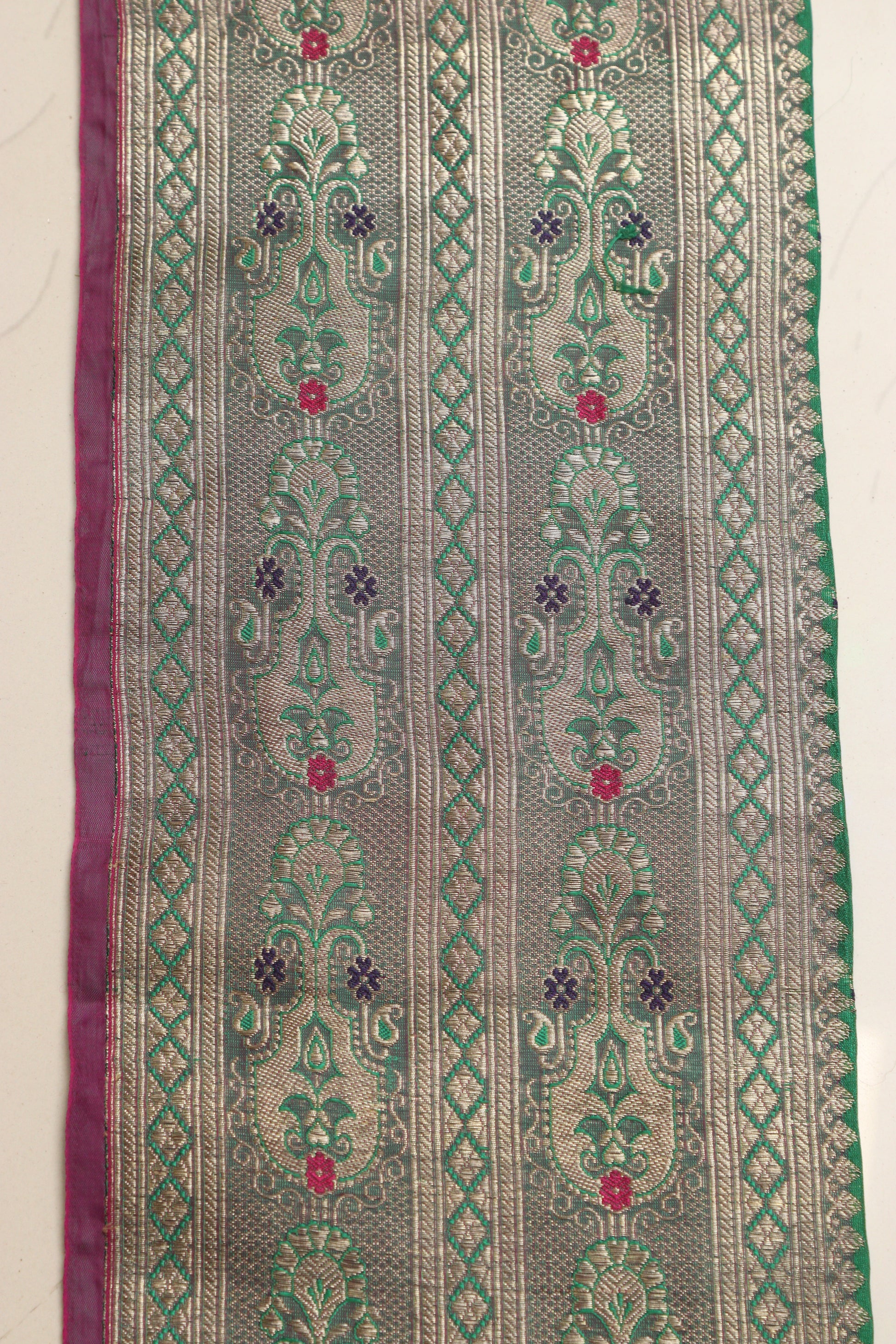 Green Banarasi Handloom Vintage Pure Silk Border Lace ( 1 Mtr ) - Luxurion World
