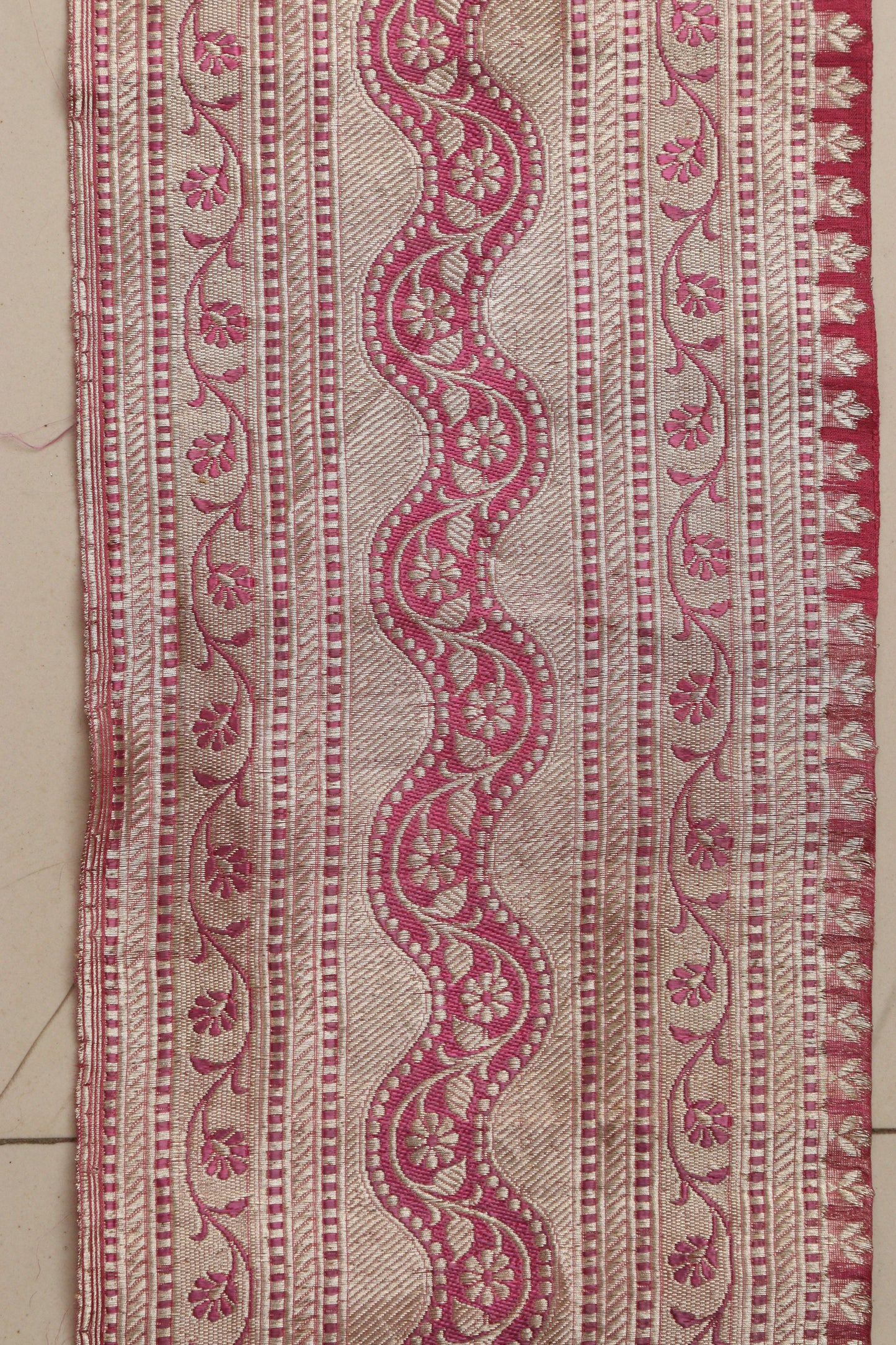 Pink Banarasi Handloom Vintage Pure Silk Border Lace ( 1 Mtr ) - Luxurion World