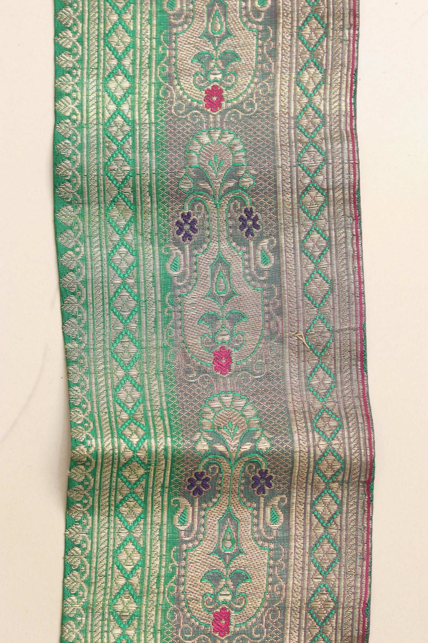 Green Banarasi Handloom Vintage Pure Silk Border Lace ( 1 Mtr ) - Luxurion World