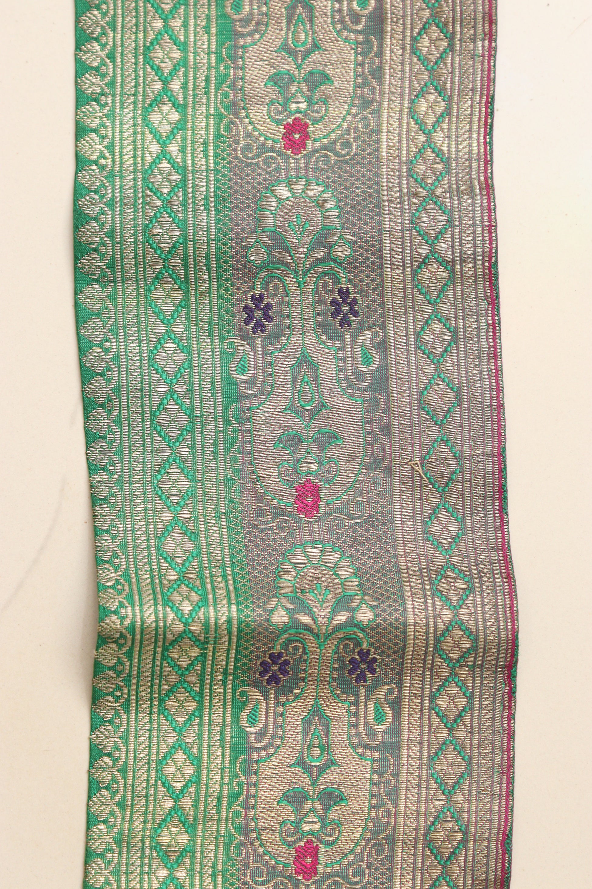 Green Banarasi Handloom Vintage Pure Silk Border Lace ( 1 Mtr ) - Luxurion World