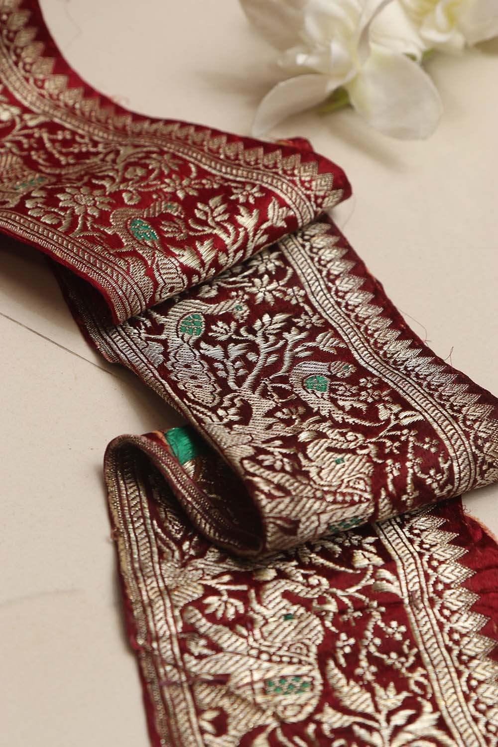 Red Banarasi Handloom Vintage Pure Silk Border Lace ( 1 Mtr ) - Luxurion World