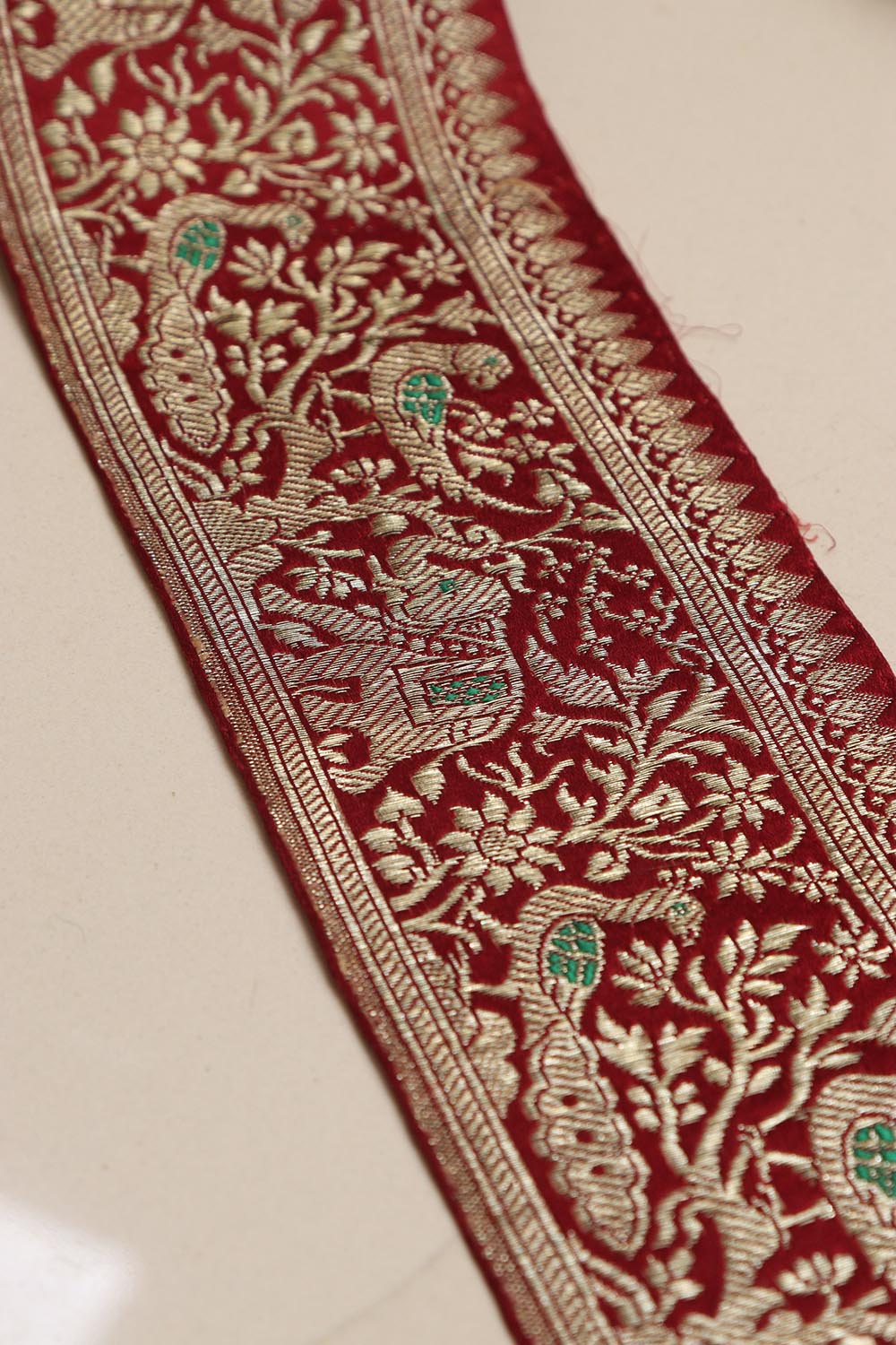 Red Banarasi Handloom Vintage Pure Silk Border Lace ( 1 Mtr ) - Luxurion World