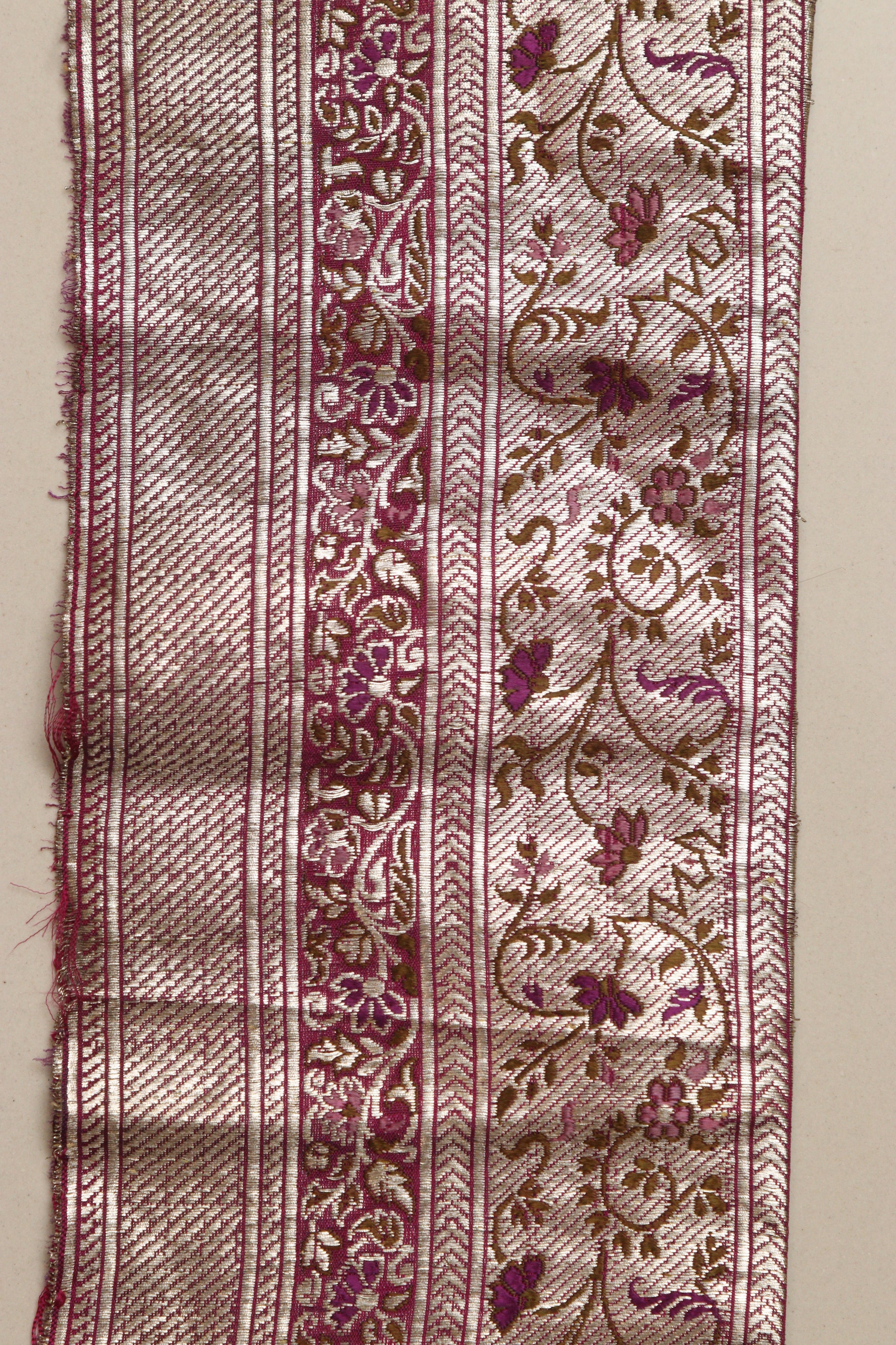 Pink Banarasi Handloom Vintage Pure Silk Border Lace ( 1 Mtr ) - Luxurion World