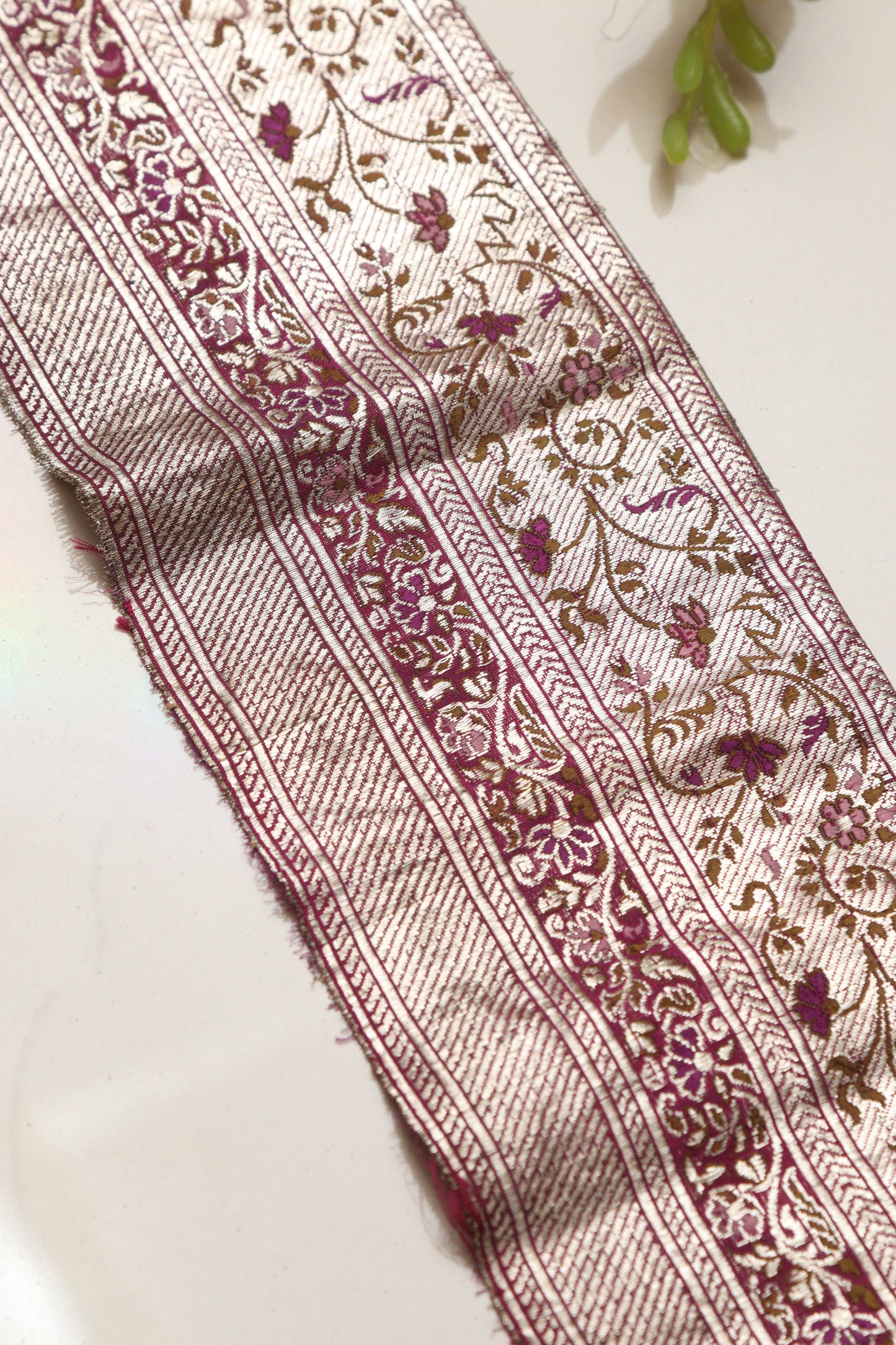 Pink Banarasi Handloom Vintage Pure Silk Border Lace ( 1 Mtr ) - Luxurion World