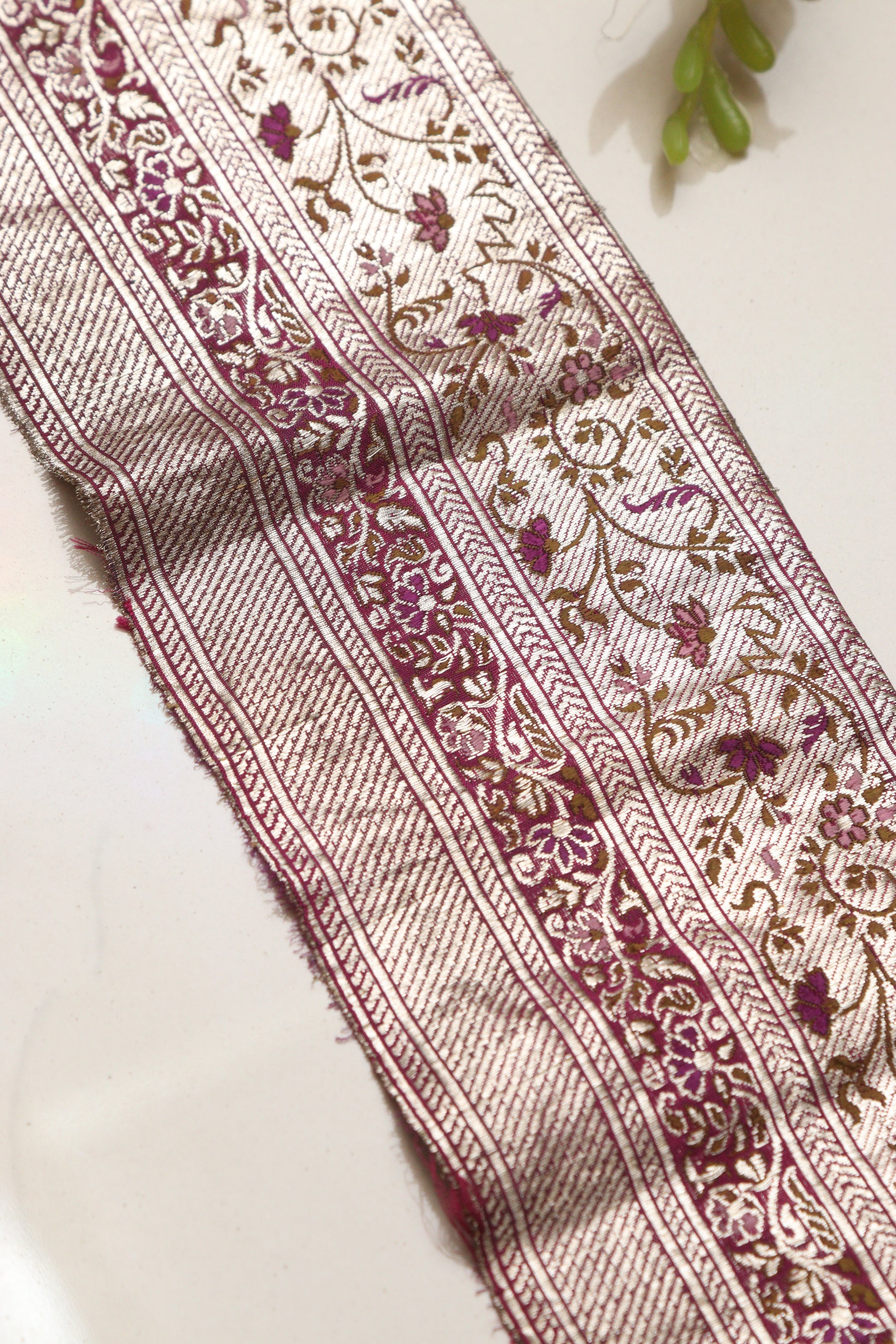 Pink Banarasi Handloom Vintage Pure Silk Border Lace ( 1 Mtr ) - Luxurion World