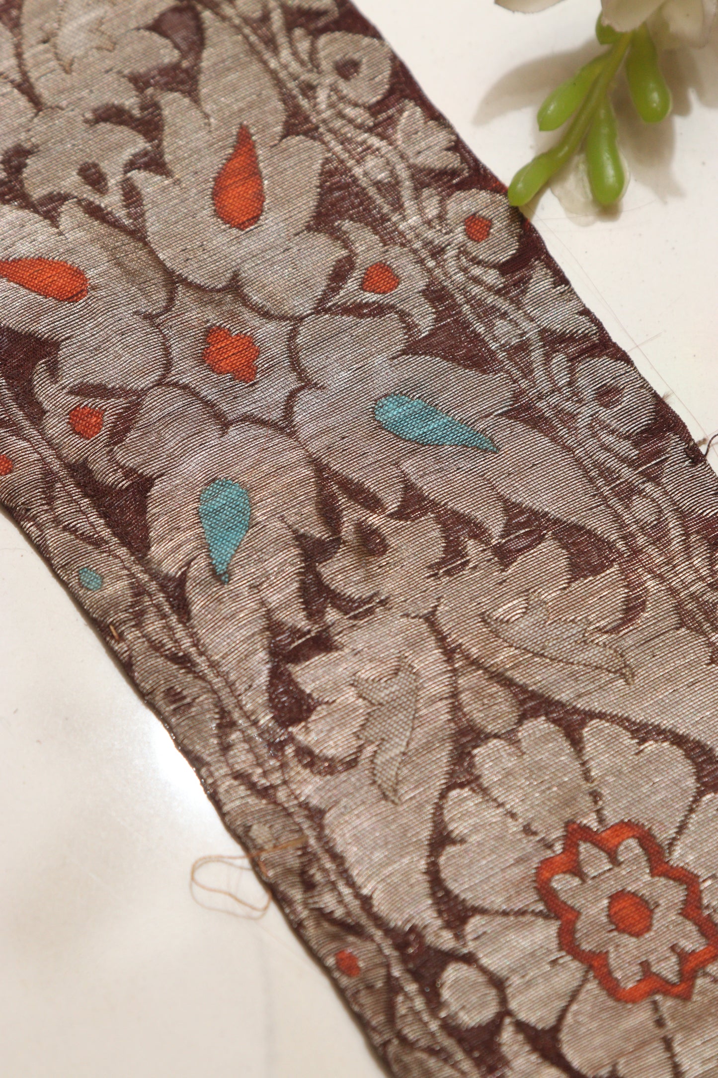 Brown Banarasi Handloom Vintage Pure Silk Border Lace ( 1 Mtr ) - Luxurion World