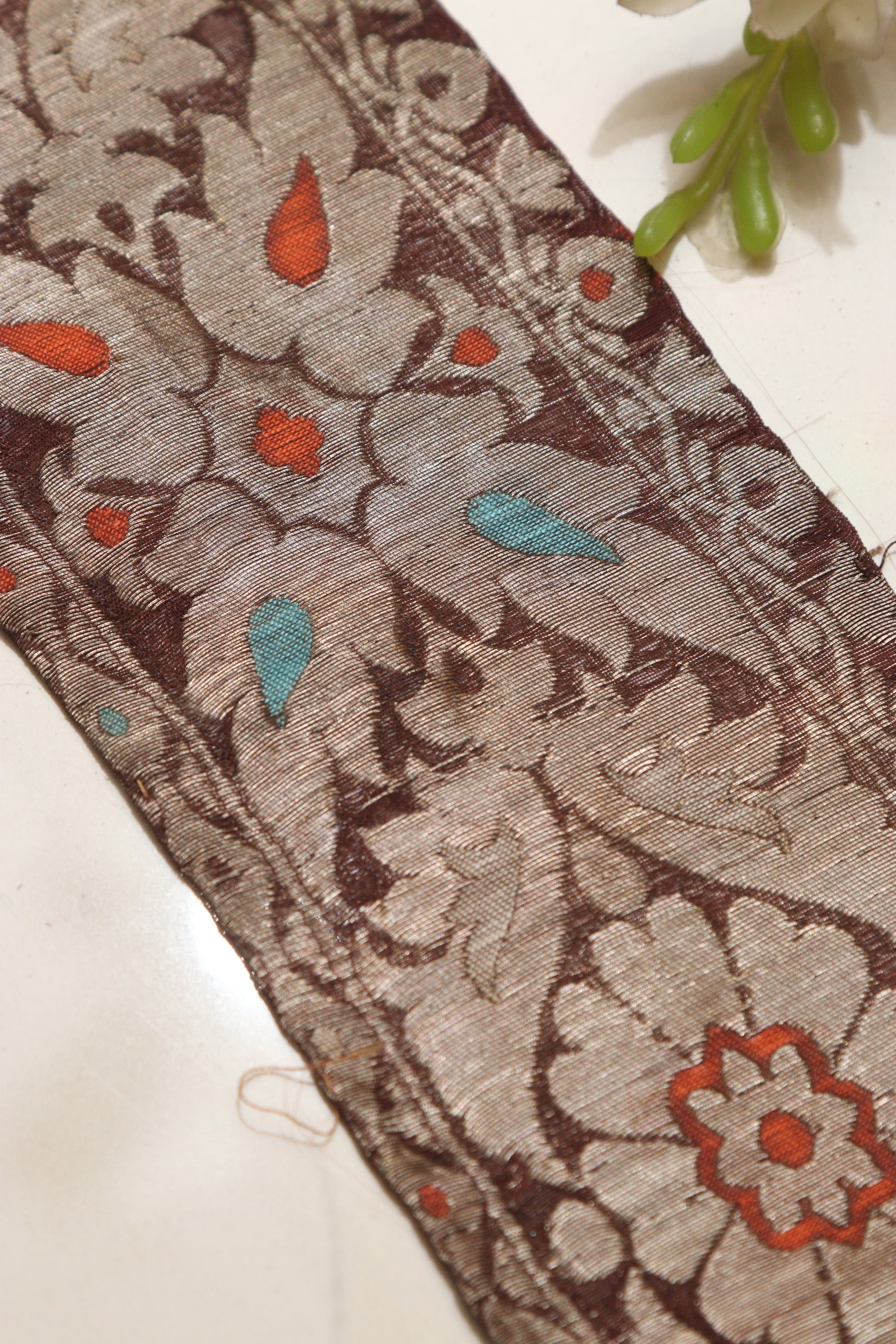 Brown Banarasi Handloom Vintage Pure Silk Border Lace ( 1 Mtr ) - Luxurion World