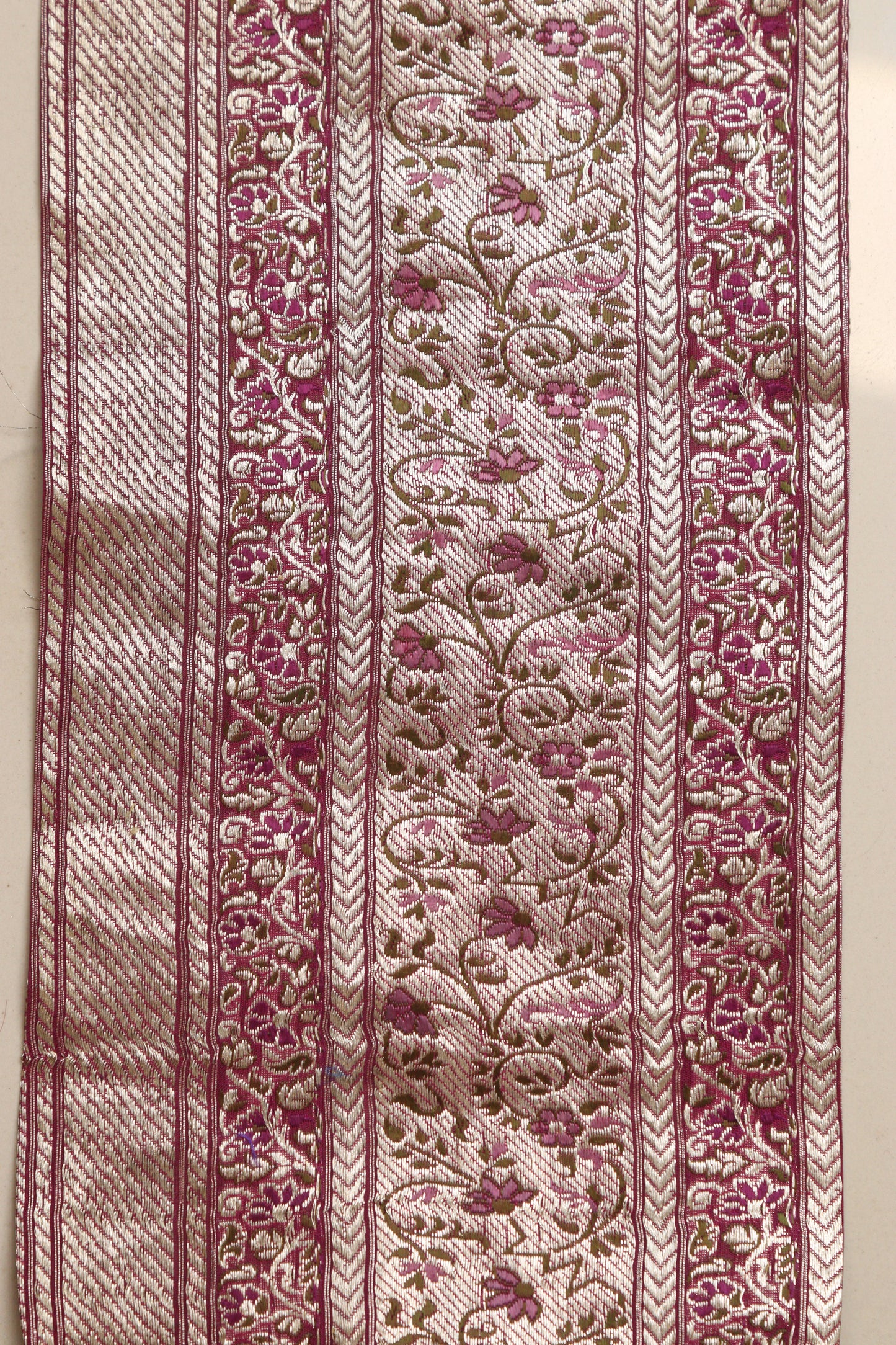 Pink Banarasi Handloom Vintage Pure Silk Border Lace ( 1.25 Mtr ) - Luxurion World