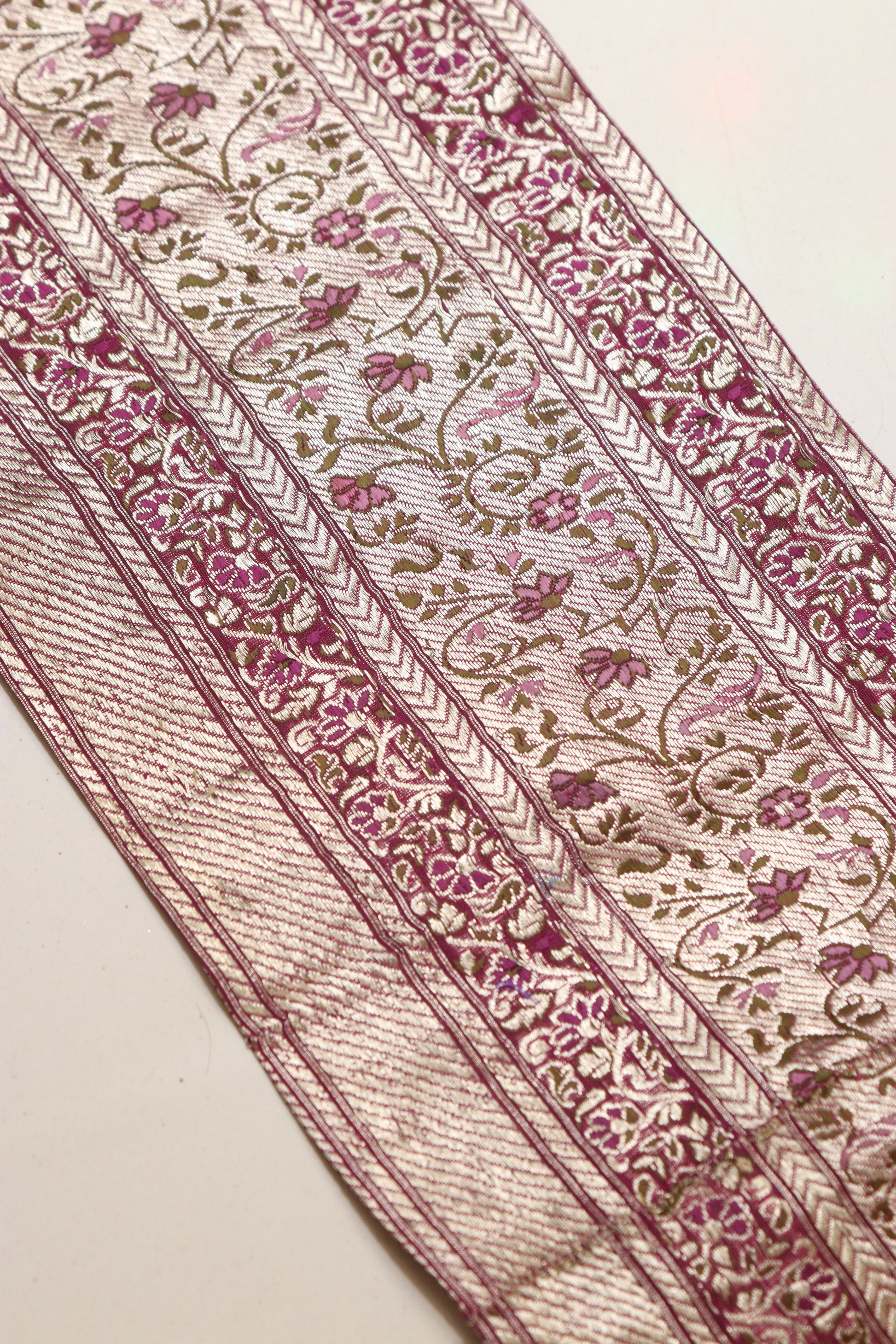Pink Banarasi Handloom Vintage Pure Silk Border Lace ( 1.25 Mtr ) - Luxurion World