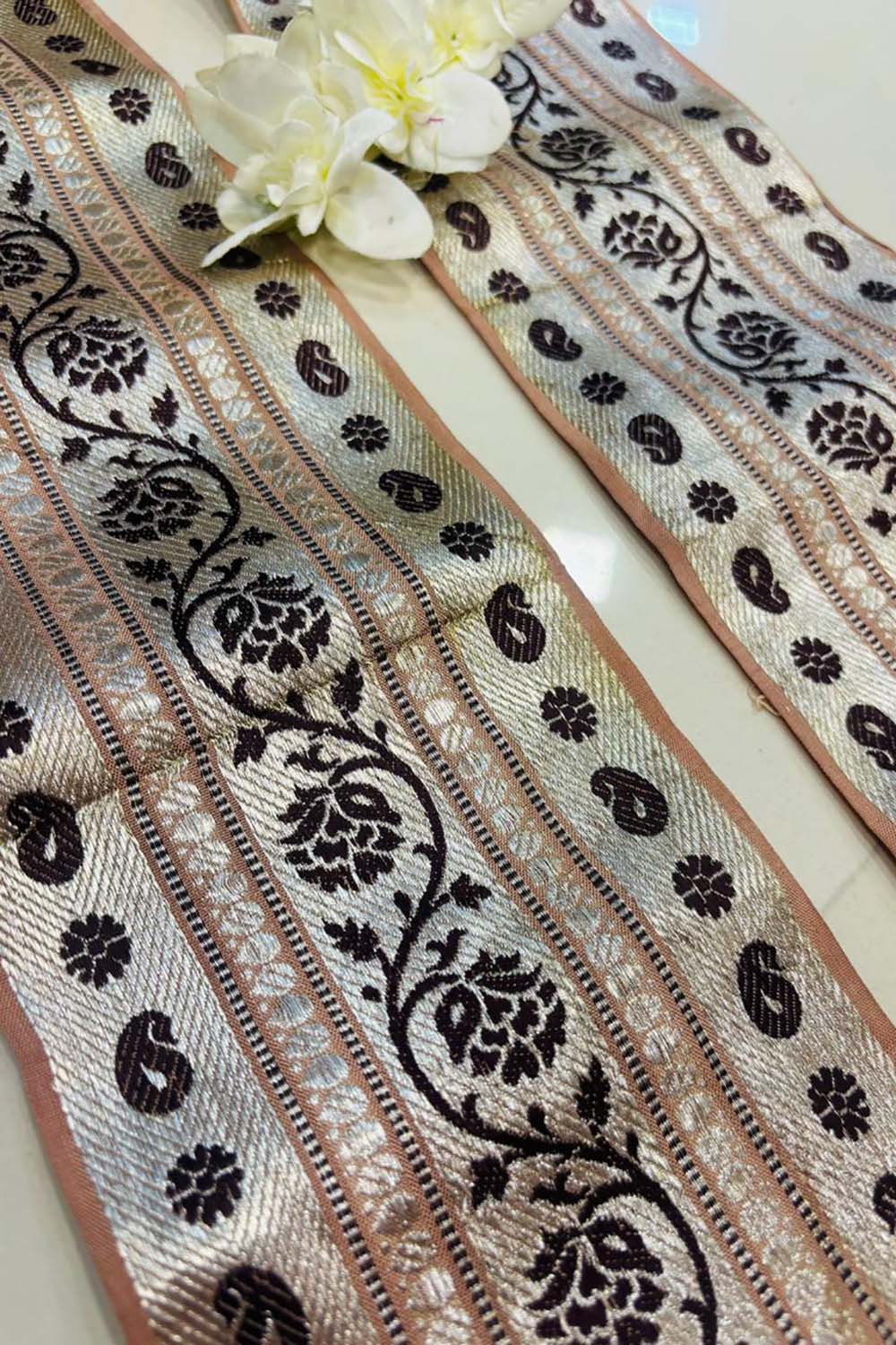 Peach Banarasi Handloom Vintage Pure Silk Border Lace ( 1 Mtr ) - Luxurion World