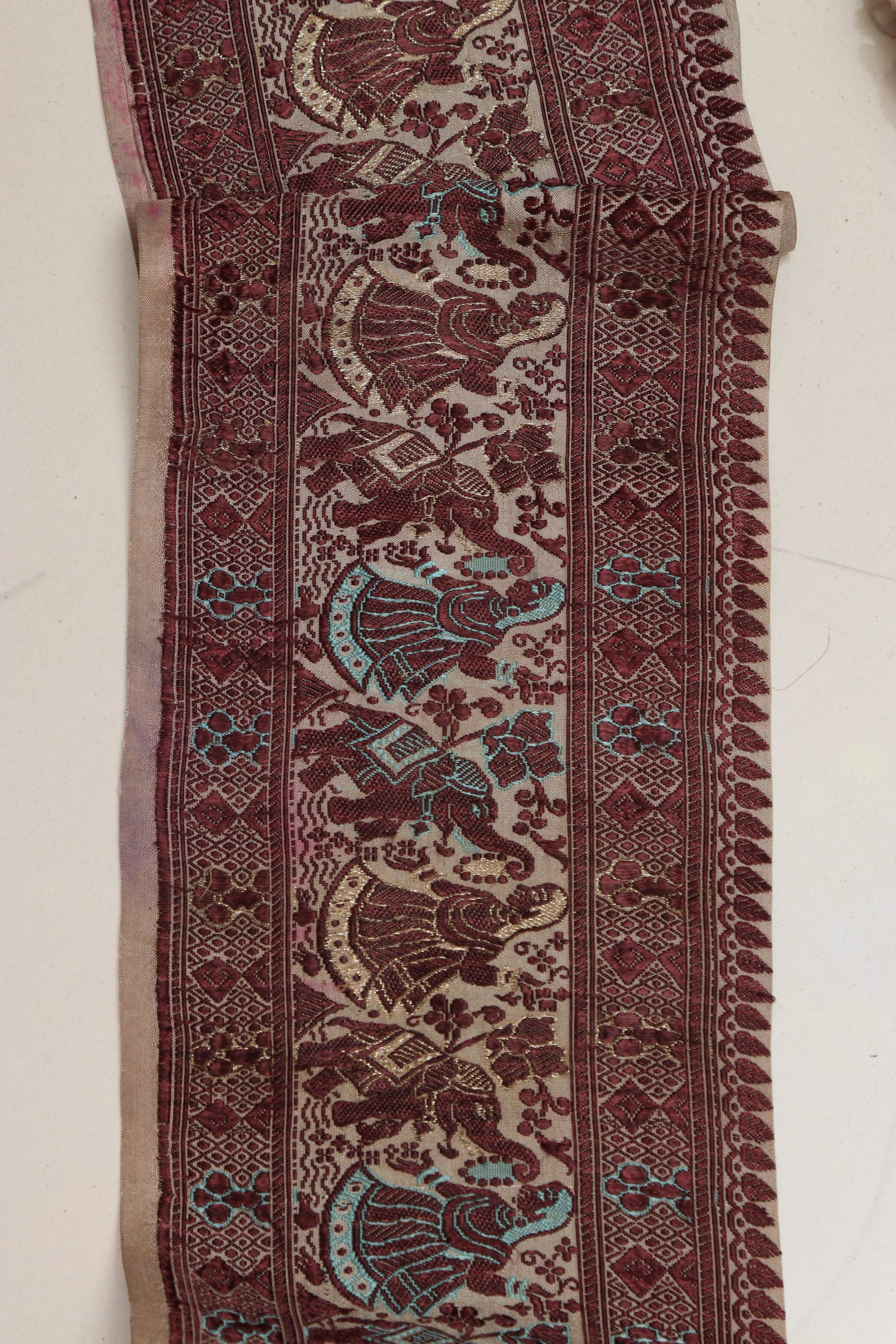 Maroon Banarasi Handloom Vintage Pure Silk Border Lace ( 1 Mtr ) - Luxurion World