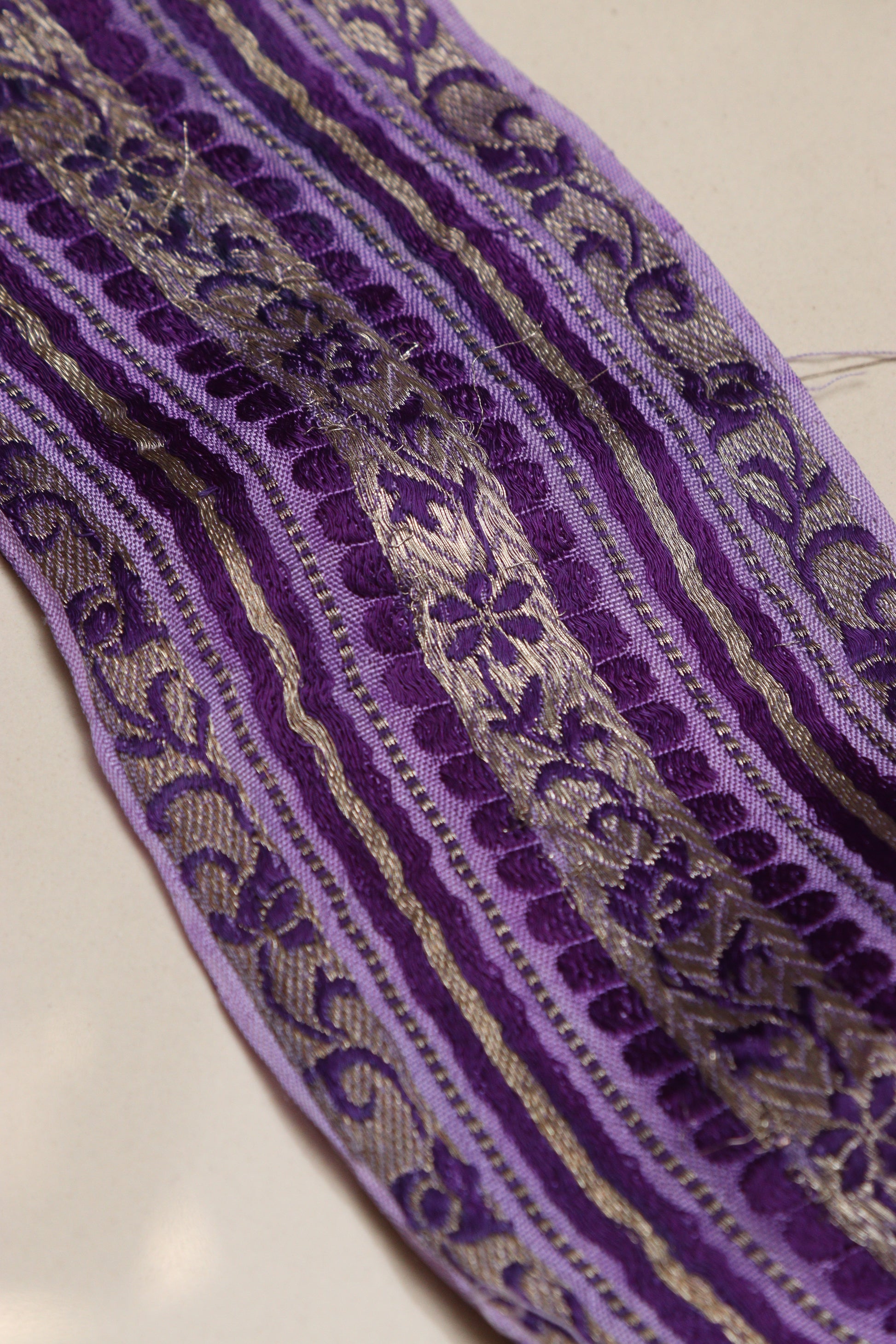 Exquisite Purple Banarasi Handloom Vintage Pure Silk Border Lace ( 1 Mtr ) - Luxurion World