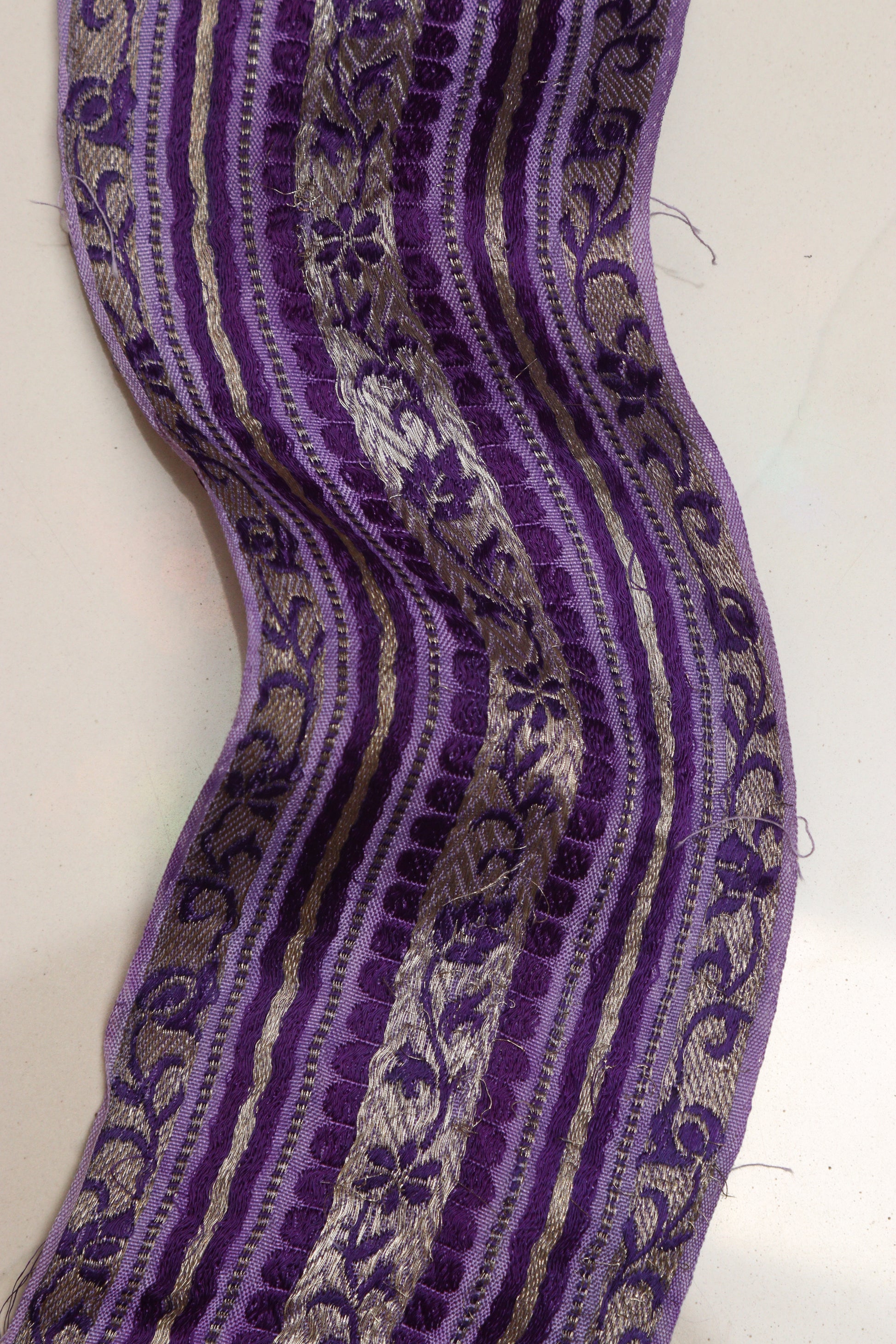 Exquisite Purple Banarasi Handloom Vintage Pure Silk Border Lace ( 1 Mtr ) - Luxurion World