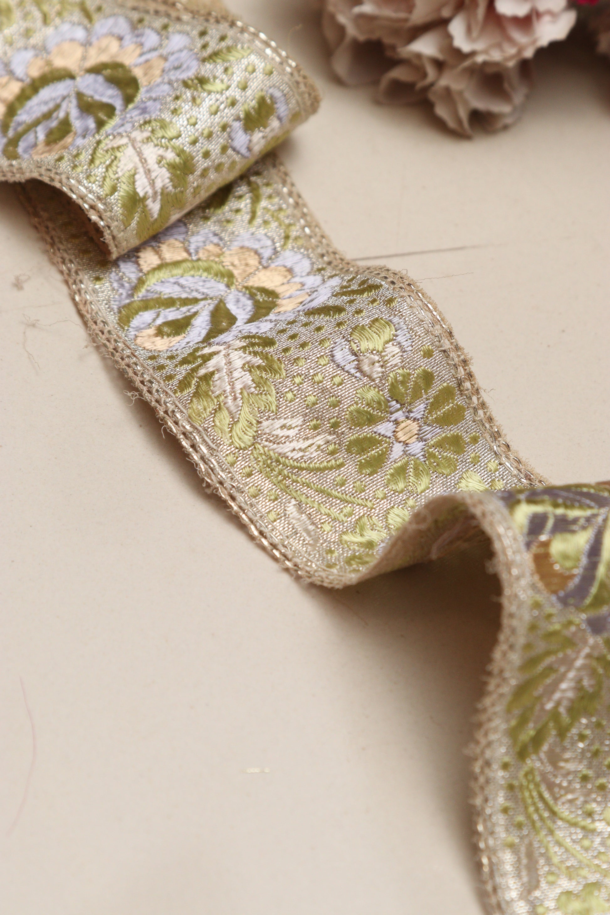 Golden Banarasi Handloom Vintage Pure Silk Border Lace ( 1 Mtr ) - Luxurion World