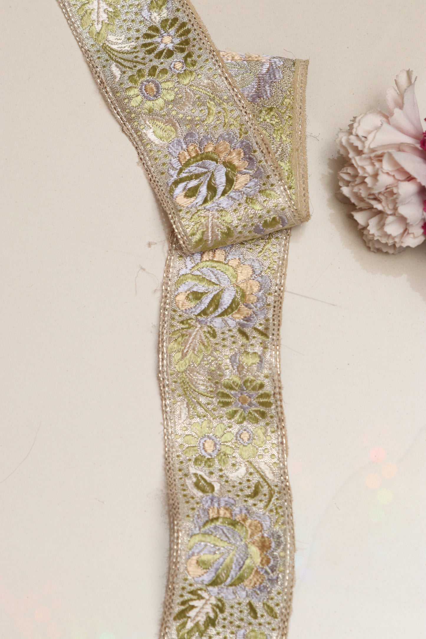 Golden Banarasi Handloom Vintage Pure Silk Border Lace ( 1 Mtr ) - Luxurion World