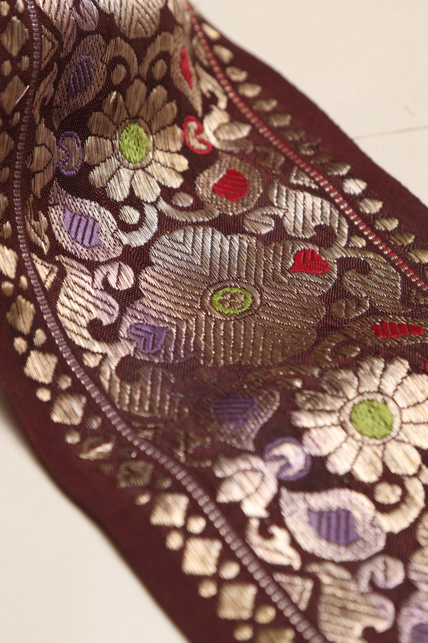 Maroon Banarasi Handloom Vintage Pure Silk Border Lace ( 1 Mtr ) - Luxurion World